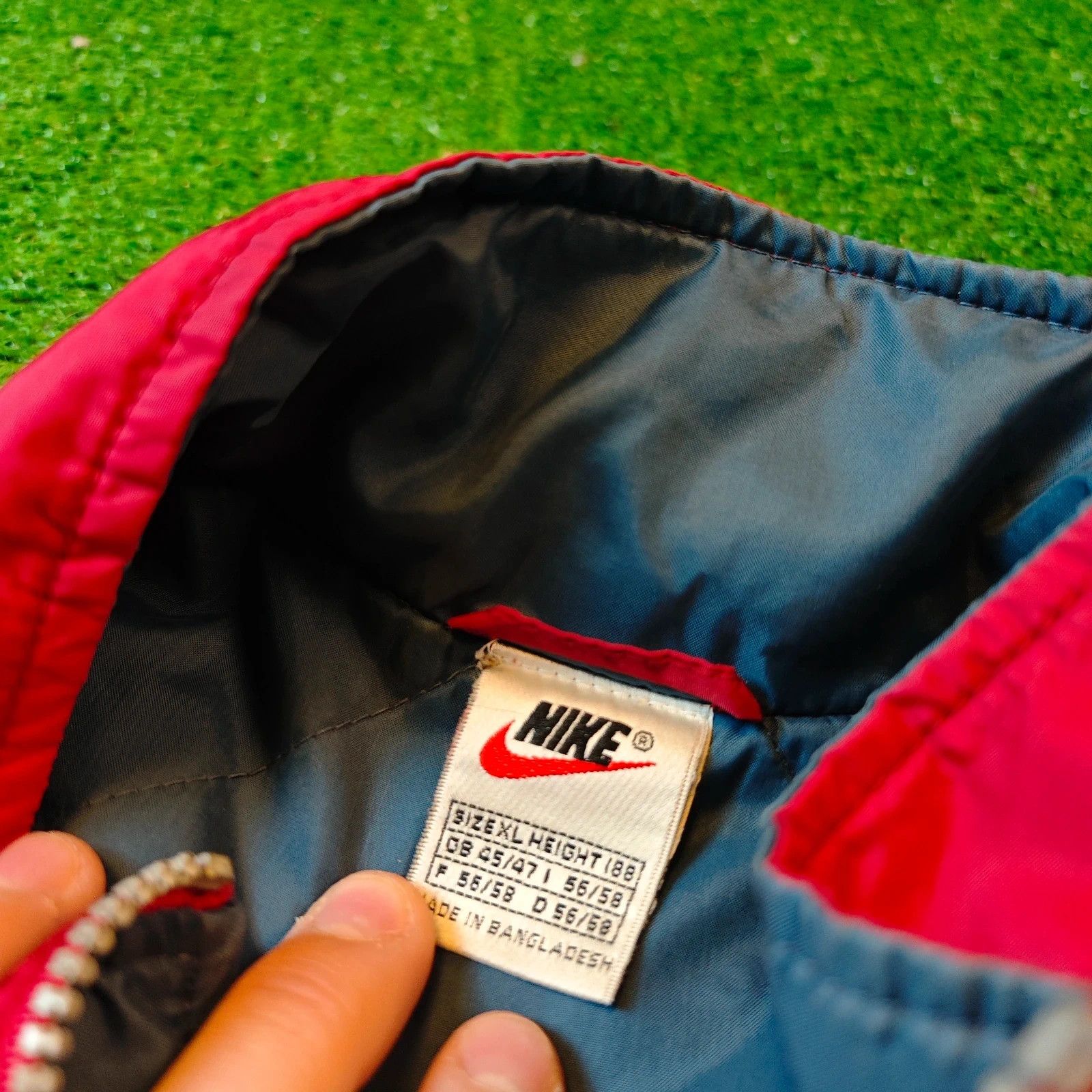 Nike Vintage Nike Jacket Mens XL Full zip red embroidered y2k Size US XL / EU 56 / 4 - 4 Thumbnail