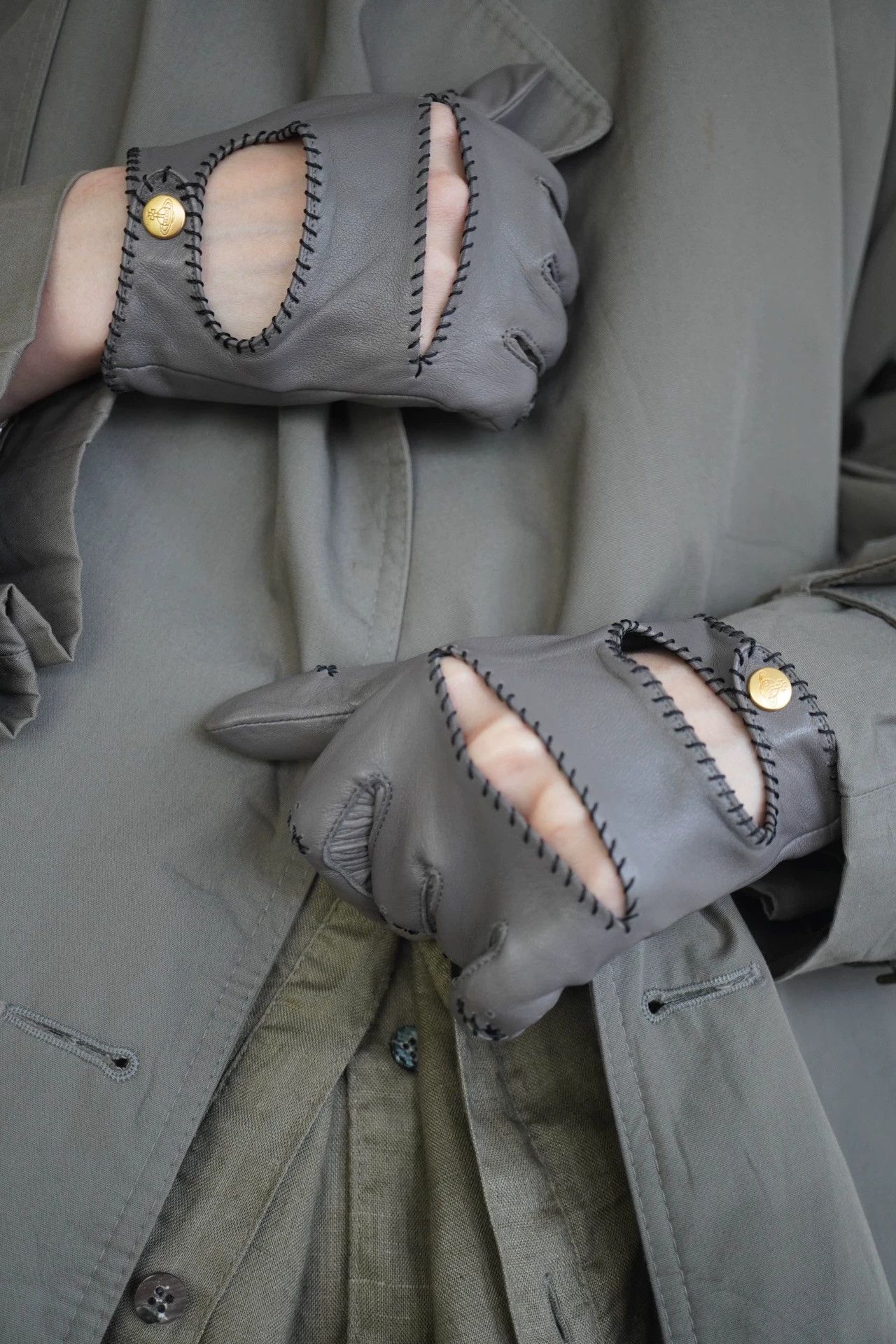 Vivienne Westwood Vivienne Westwood 2000s Cut Joint Leather Gloves Saturn Size ONE SIZE - 4 Thumbnail