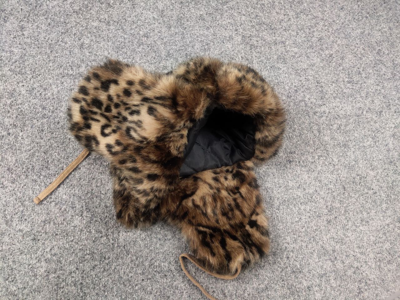 If Six Was Nine Vintage Leopard Fuzzy Y2K hysteric Style Fur Ushanka Hat LGB Size ONE SIZE - 8 Thumbnail