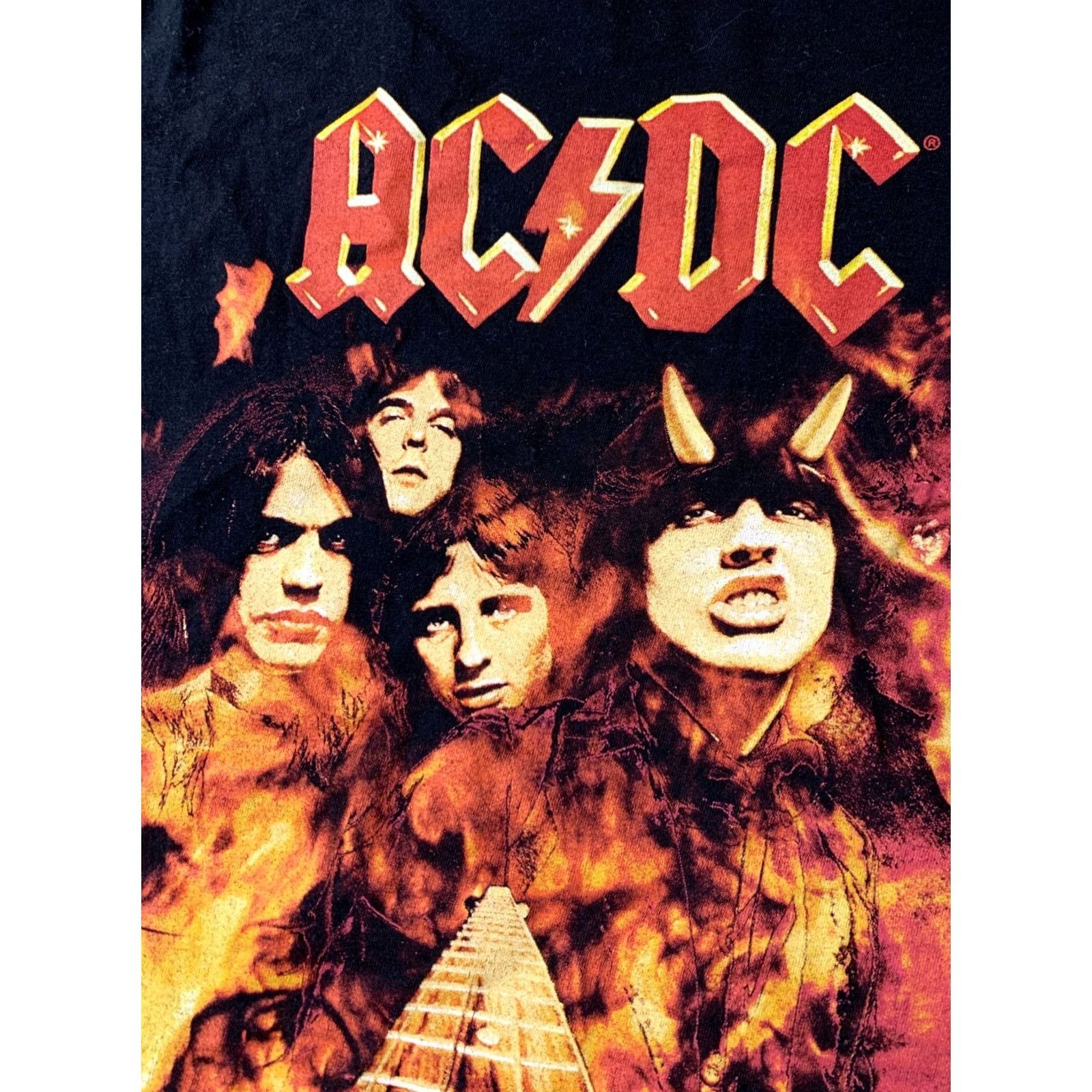 Gildan AC/DC Highway To Hell Shirt Men 2019 Black 100% Cotton Vintage Gildan Short Sleeve M Shirt Mens Rock Print Decade 2010s Size US M / EU 48-50 / 2 - 4 Thumbnail