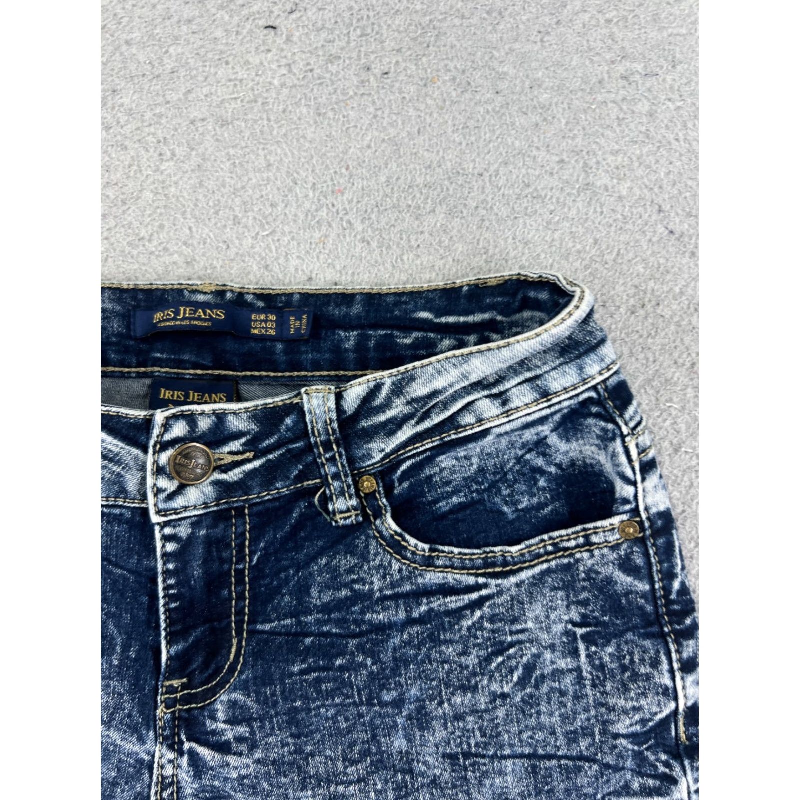 Vintage IRIS Women’s Denim Shorts Cutoff Acid Wash Mid Rise Casual Party 25x1 Blue Cotton Blend Size 26" / US 2 / IT 38 - 5 Thumbnail