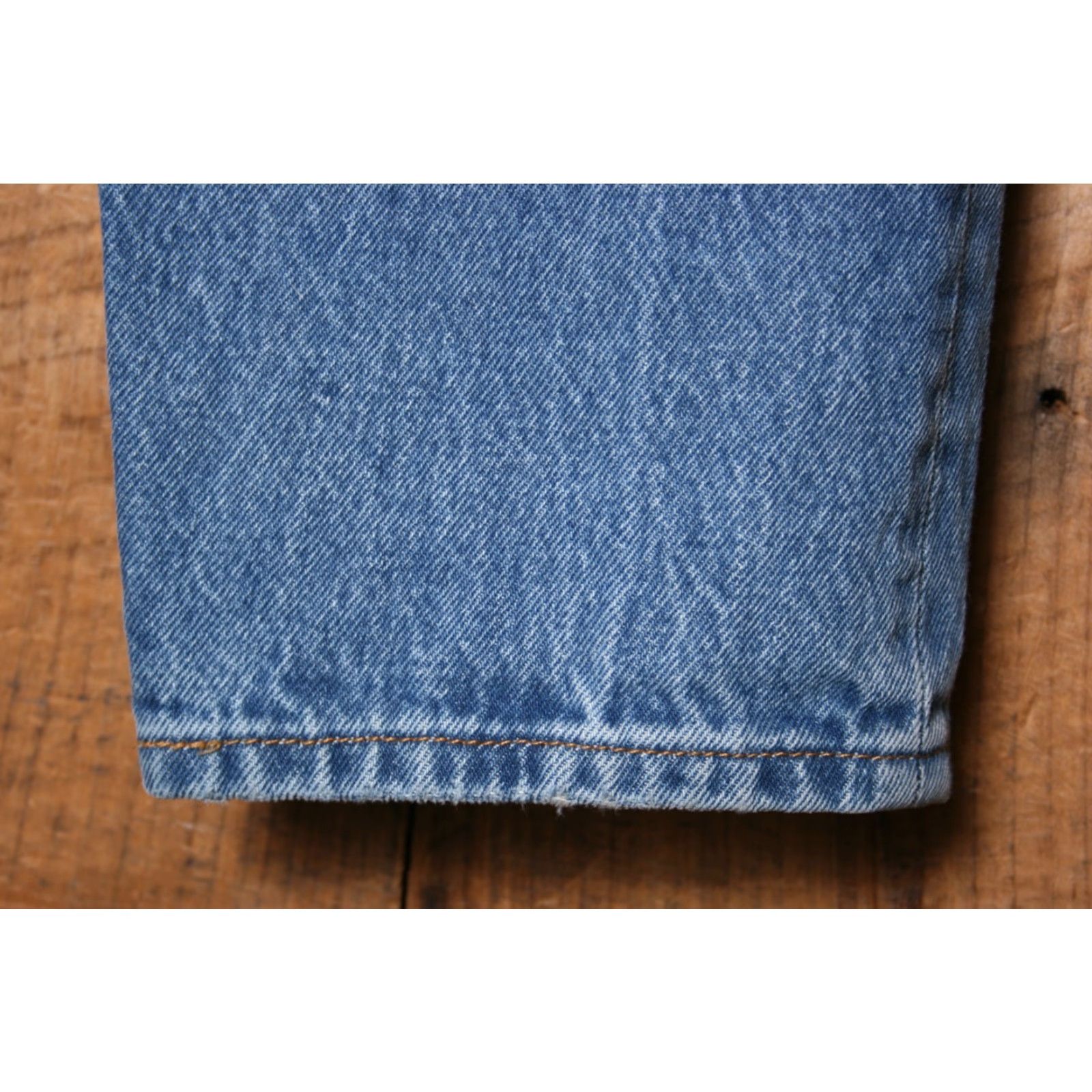 Levi's VINTAGE Levi's 501 Jeans Women's Denim 100% Cotton Blue W28 L31 Regular Inseam 30" Button Fly 1980s Style Tapered Mens Womens Size 30" / US 8 / IT 44 - 5 Thumbnail