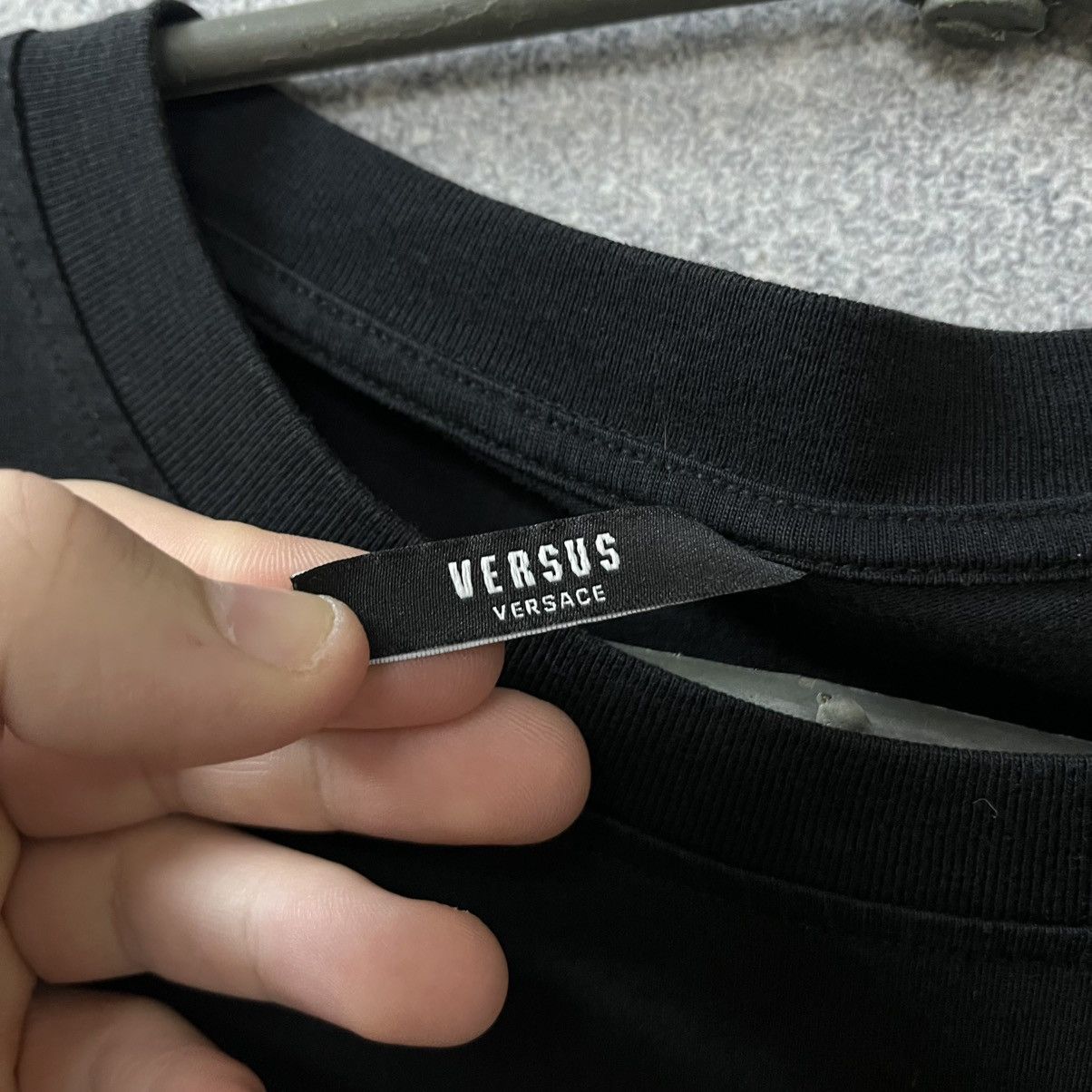Versace Versace Versus big logo t shirt Size US L / EU 52-54 / 3 - 7 Thumbnail
