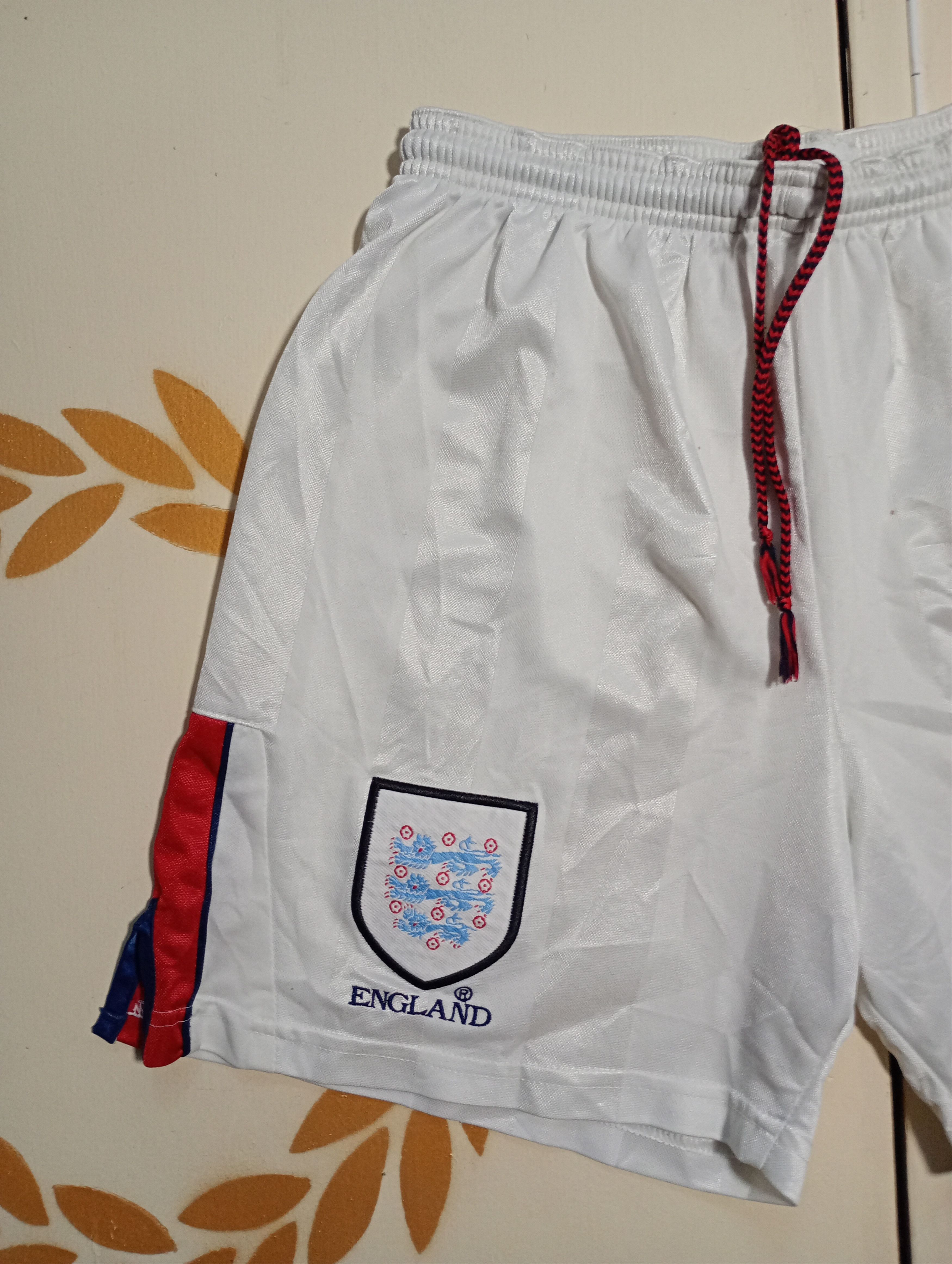 Umbro Umbro England Soccer shorts 1998-1999 Size US 32 / EU 48 - 3 Thumbnail