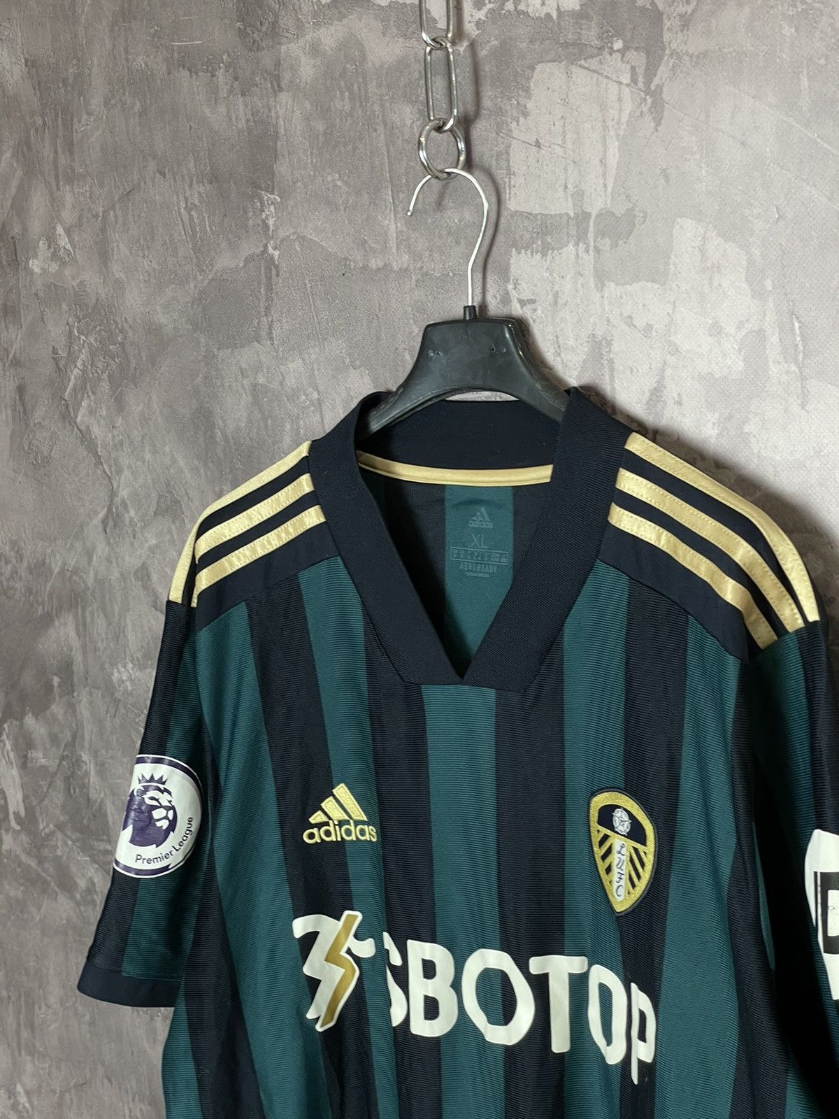 Adidas LEEDS UNITED 2020 2021 AWAY FOOTBALL SOCCER JERSEY ADIDAS Size US XL / EU 56 / 4 - 5 Thumbnail