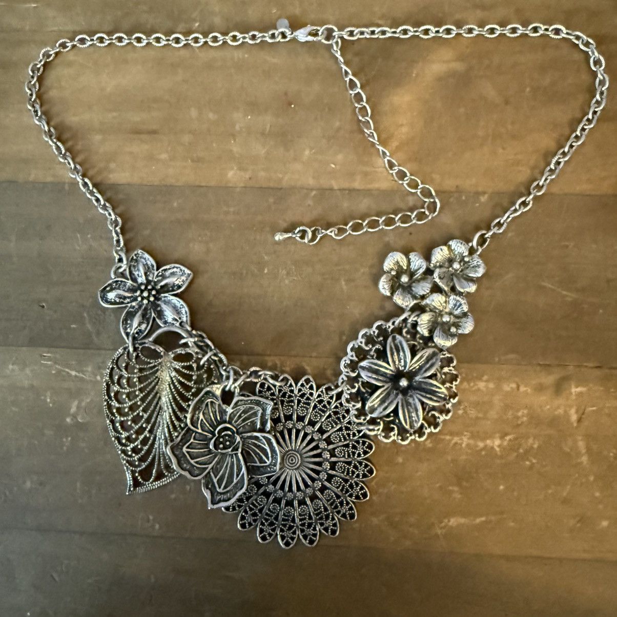 Other Premier Designs silver botanical floral statement necklace Size ONE SIZE - 5 Thumbnail