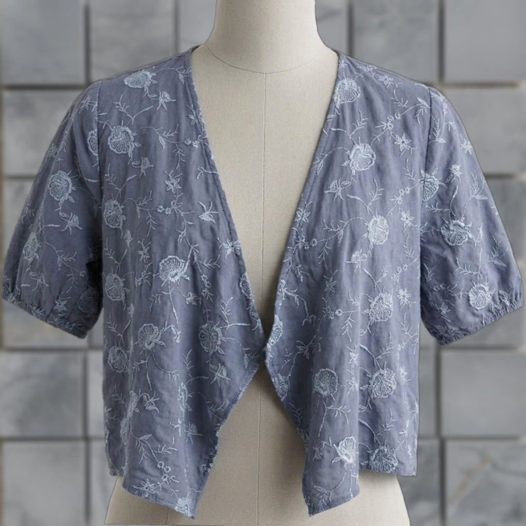 Abercrombie & Fitch Abercrombie & Fitch Kimono Jacket ONE SIZE Gray Open Front Embroider Fairy Bohemian Floral Short Sleeve Women Casual City Vintage? Size ONE SIZE - 1 Thumbnail