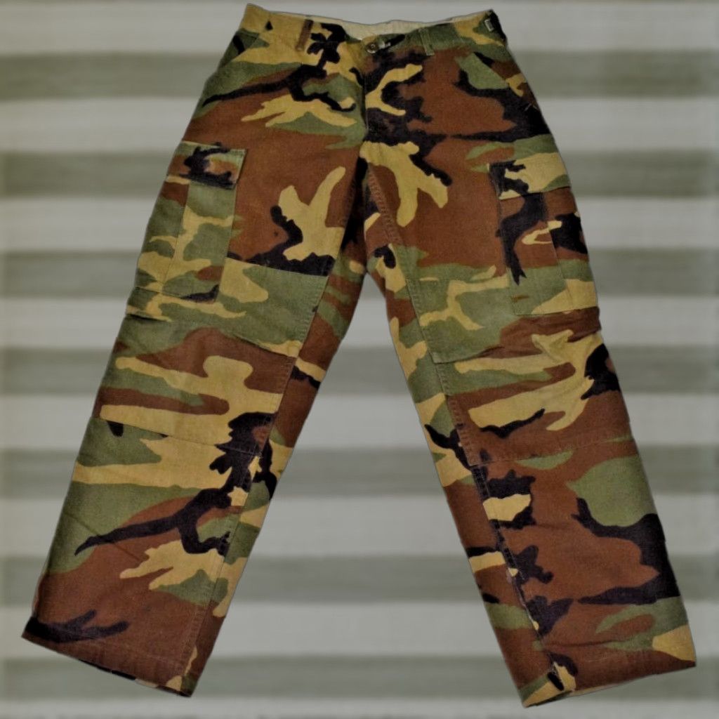 Vintage Military Pants Size 30 x 28 90s Combat Woodland Camouflage Pattern