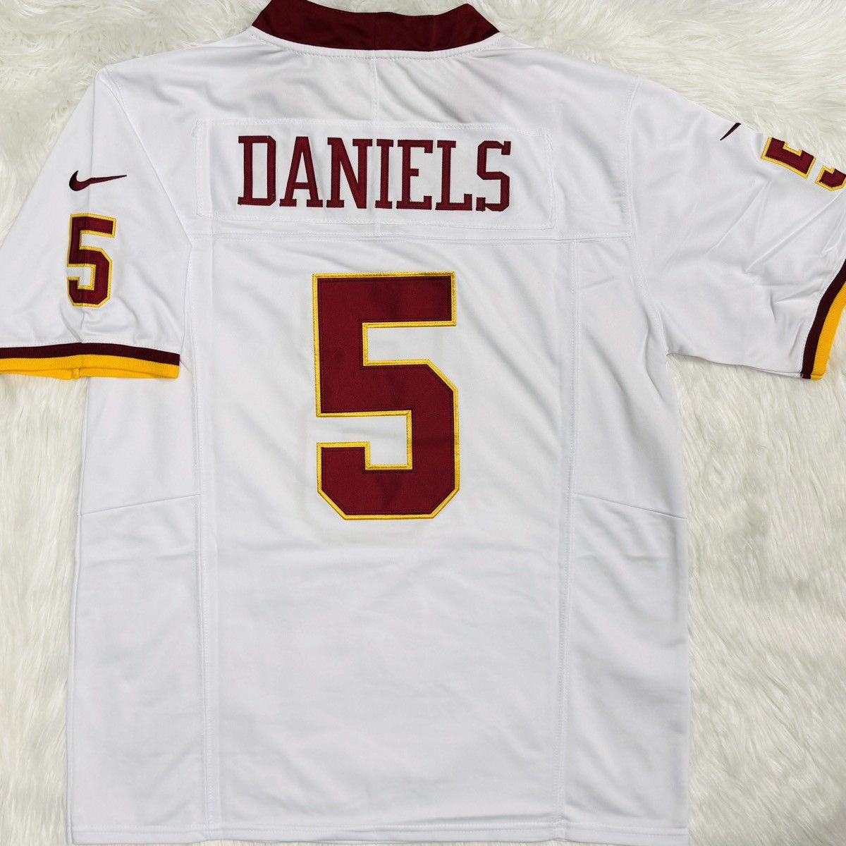 Nike Jayden DANIELS Washington COMMANDERS NIKE Football Jersey Size US L / EU 52-54 / 3 - 1 Thumbnail