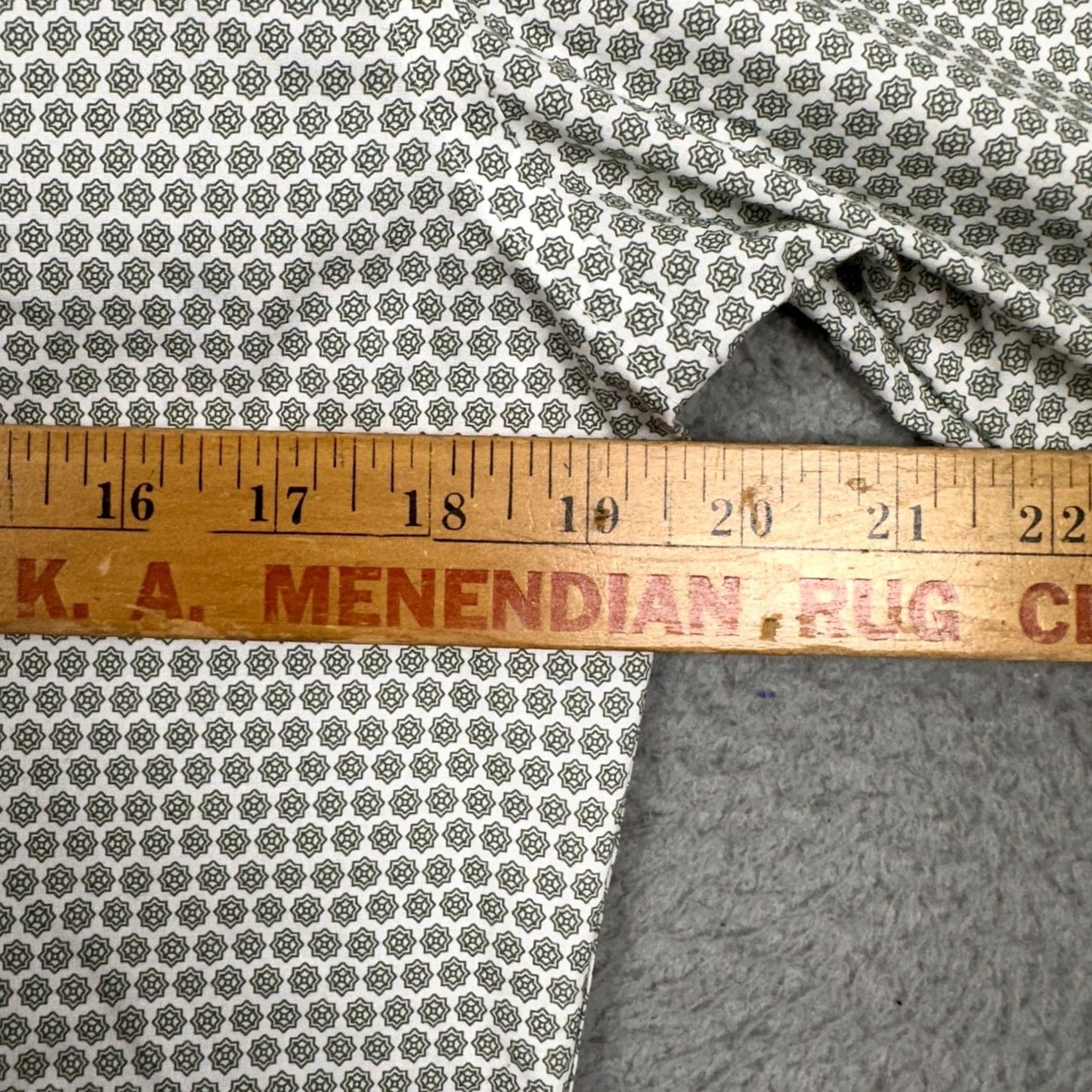 Charles Tyrwhitt Charles Tyrwhitt Shirt Mens Small White Green Slim Fit Button Up Geometric EUC Size US S / EU 44-46 / 1 - 6 Thumbnail