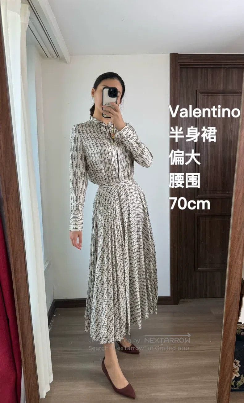 Valentino Valentino Skirt Size M / US 6-8 / IT 42-44 - 1 Thumbnail