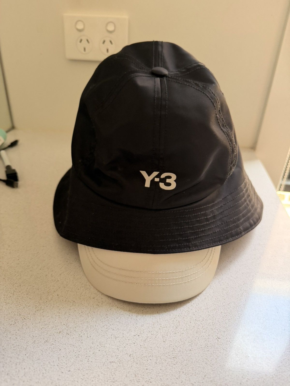 Y-3 Y-3 Yohji Yamamoto Strap-Fastening Bucket Hat Size ONE SIZE - 1 Thumbnail