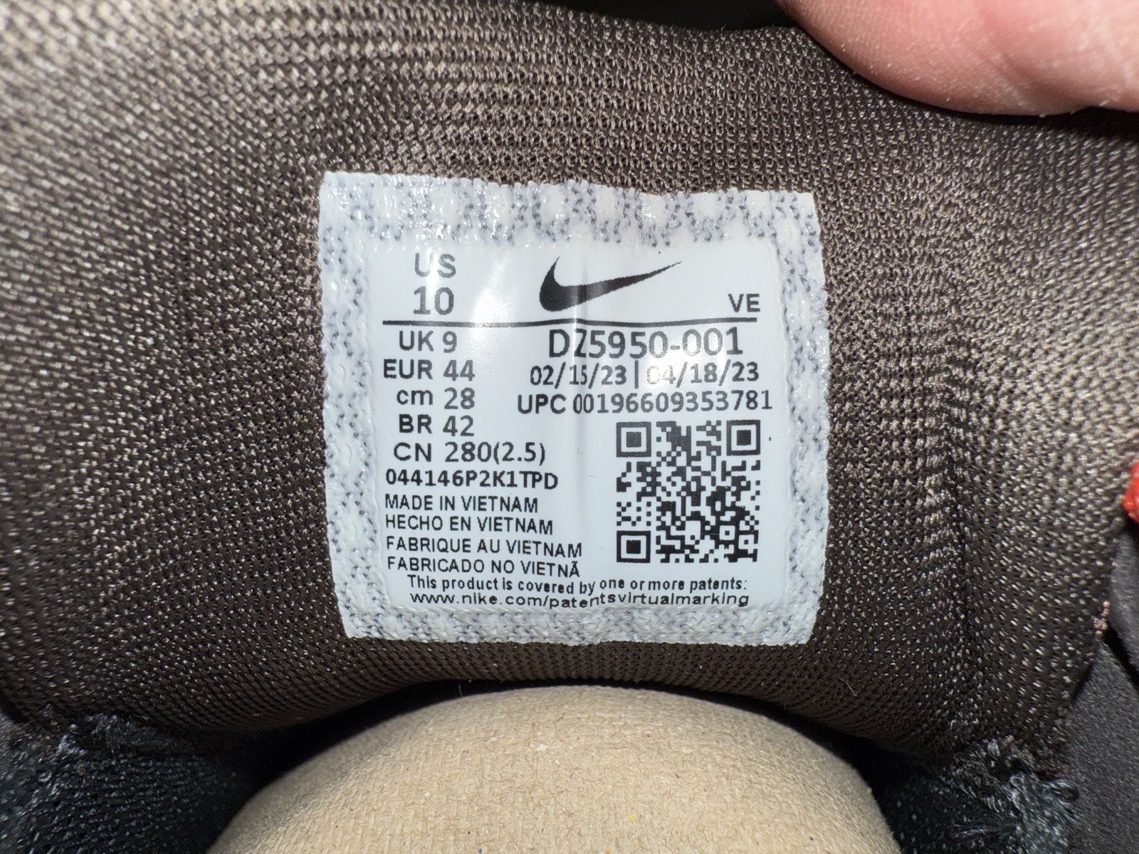 Nike Nike Air Zoom Pegasus 40 NFL “Cleveland Browns” New in Box! Size US 10 / EU 43 - 16 Thumbnail