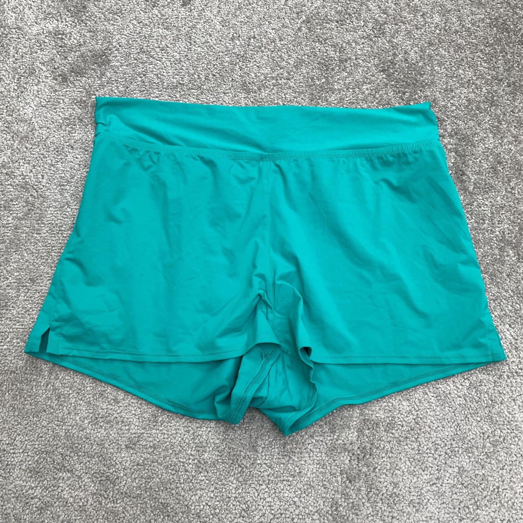 Lands' End VINTAGE Lands' End Active Shorts Womens 10 Mint Green 34x2.5 Athletic Stretch Inseam 2.5 in Womens Size 32" / US 10 / IT 46 - 2 Thumbnail