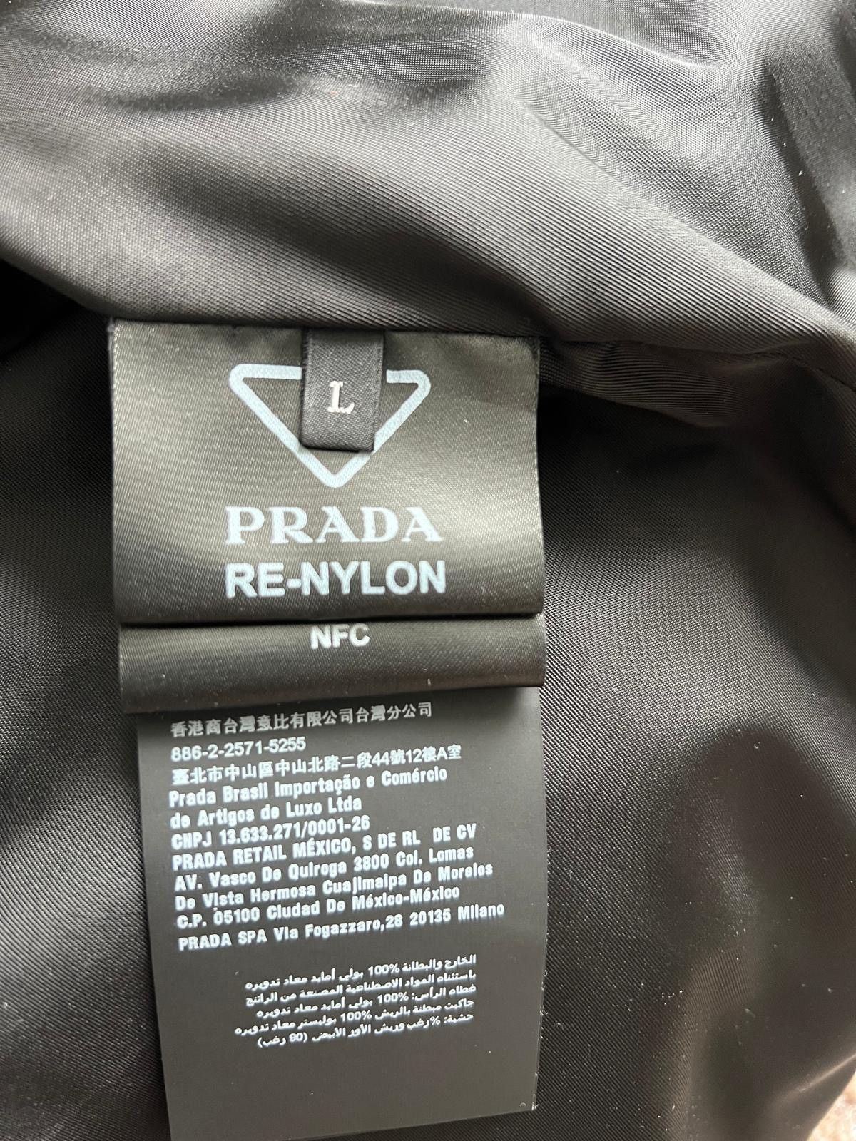 Prada Prada Daunenjacke aus Re-Nylon Size US L / EU 52-54 / 3 - 16 Thumbnail