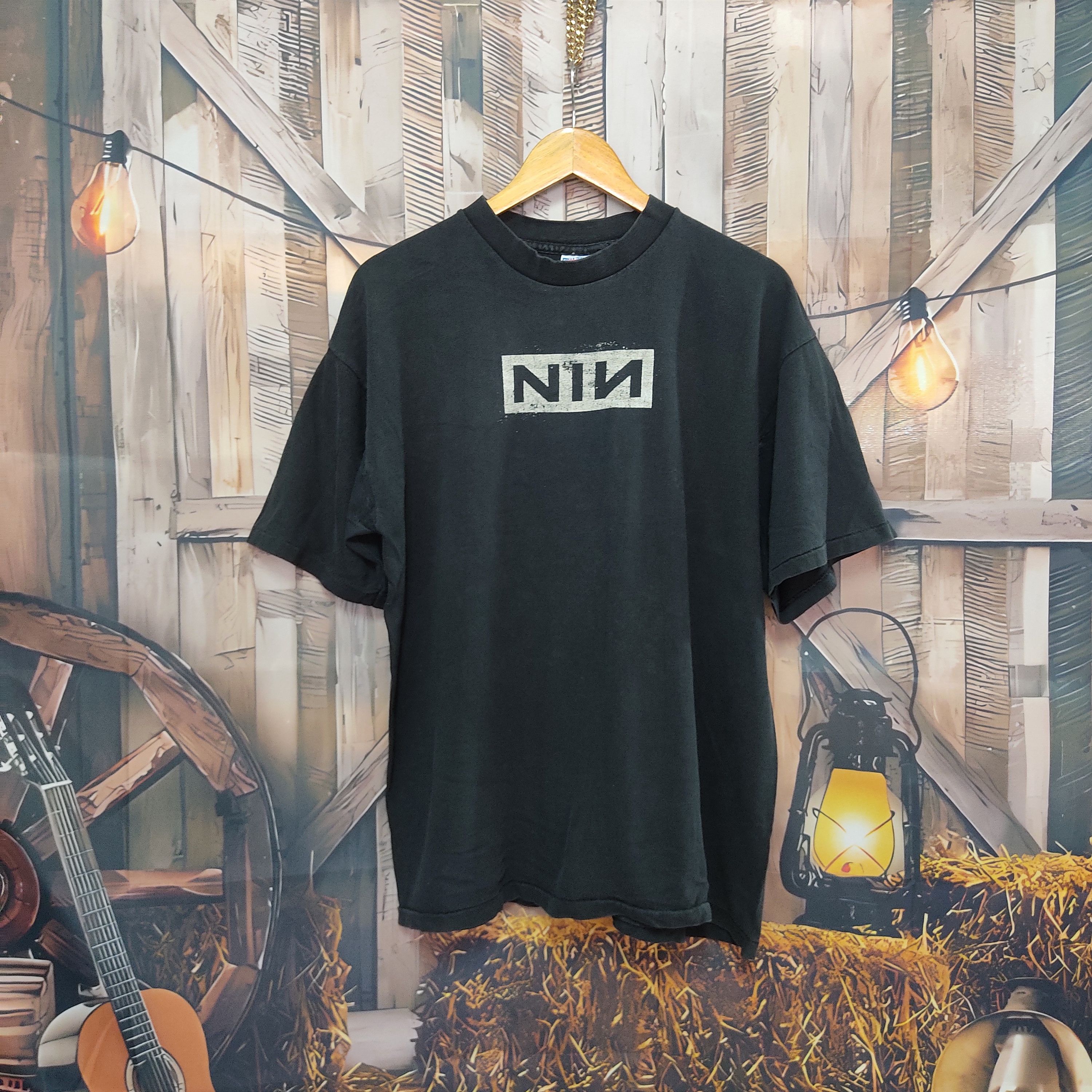 Vintage NINE INCH NAILS 1998 Industrial Rock Band T-shirt Short 