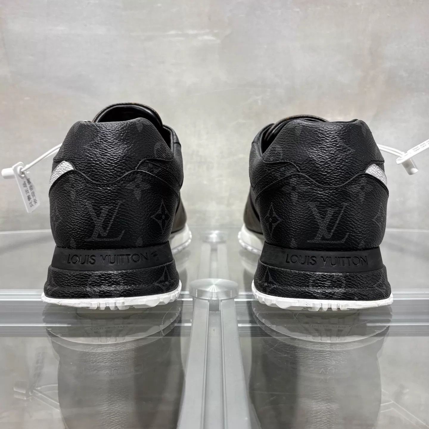 Louis Vuitton LV Run Away Monogram White Brown UK9.5 43.5 Shoes Size US 10.5 / EU 43-44 - 6 Thumbnail