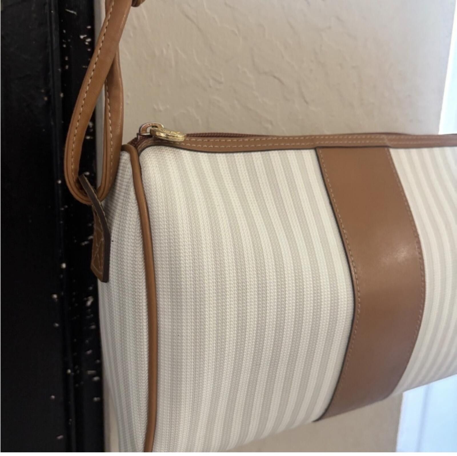 Other ( Moda Italia) Elegant White and Tan Women's Bag Size ONE SIZE - 1 Thumbnail