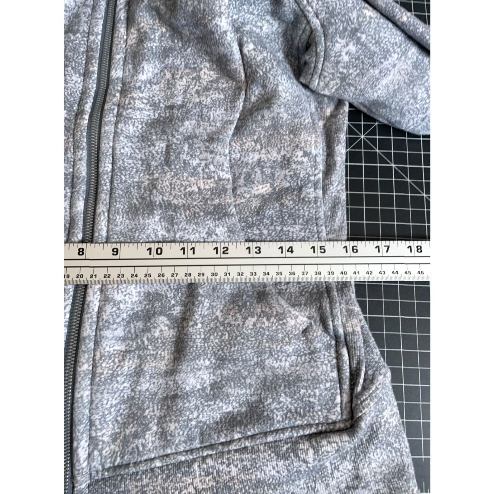Lululemon VINTAGE Lululemon Scuba Hoodie Women 8 Gray Full Zip Mock Neck 2019 Size M / US 6-8 / IT 42-44 - 7 Thumbnail