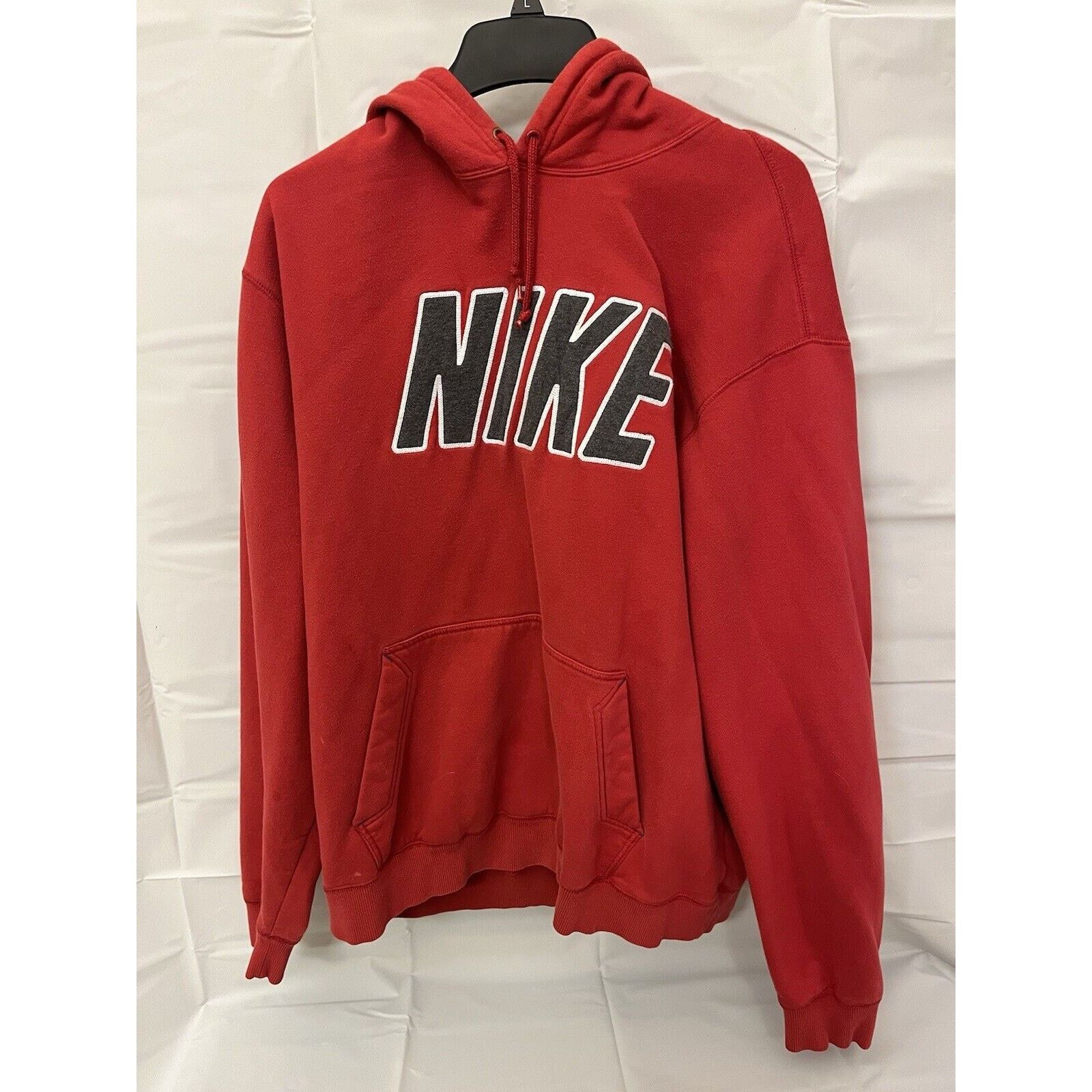 Nike vintage Nike Grey Tag Men’s Red hoodie Nike Logo XXL Size US XXL / EU 58 / 5 - 1 Thumbnail