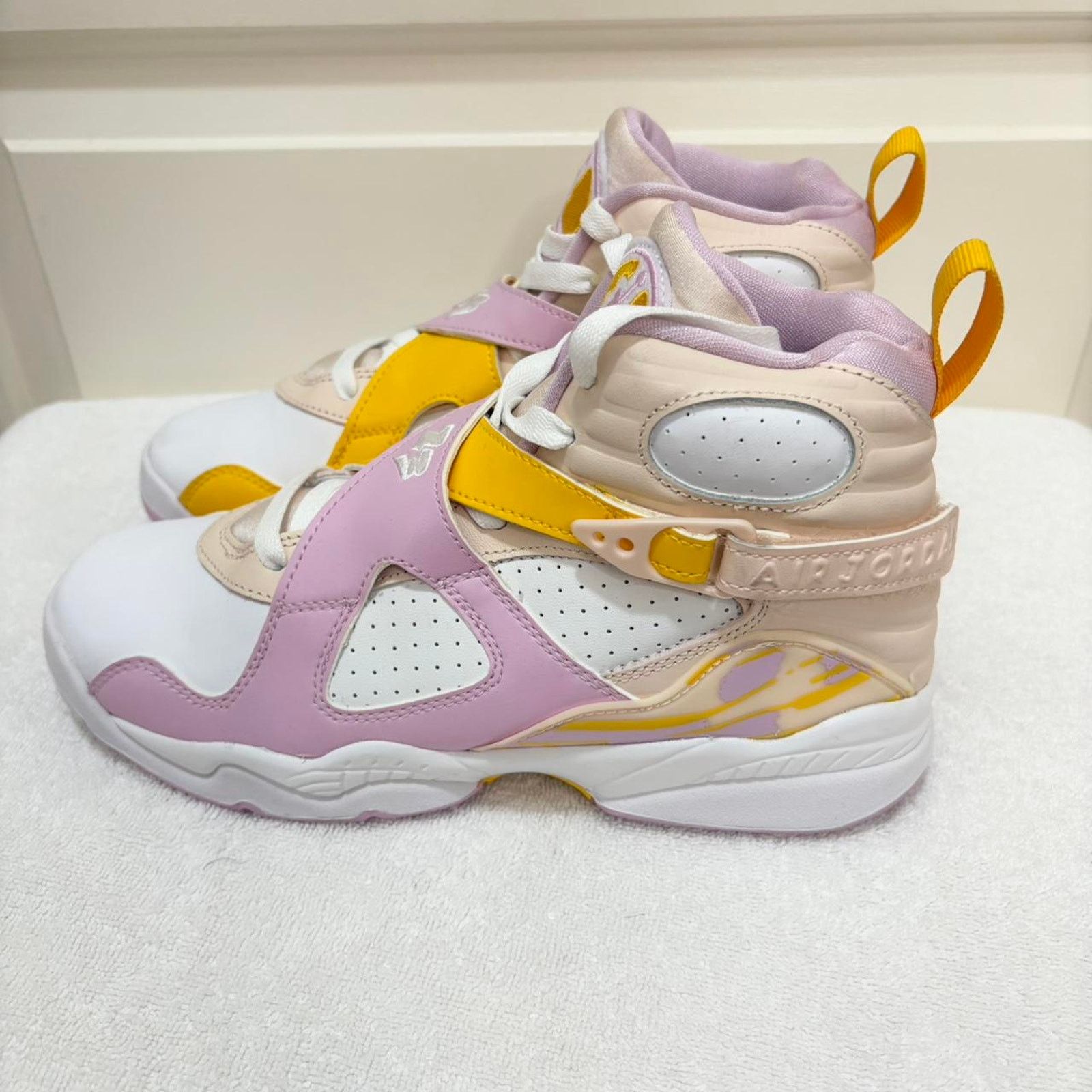 Jordan Brand Air Jordan 8 Retro Sneaker- 6 Y/7.5 Women's Size US 7.5 / IT 37.5 - 2 Thumbnail