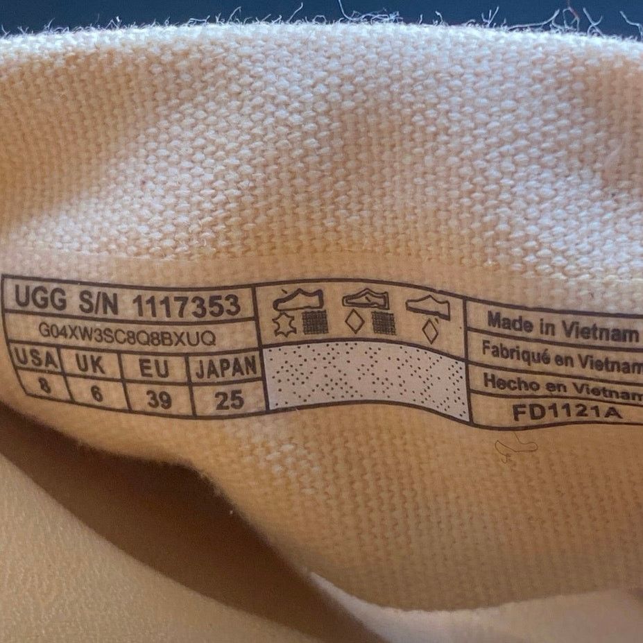 Ugg UGG Women's Yarrow Sandal Size 8 Size US 8 / IT 38 - 8 Thumbnail