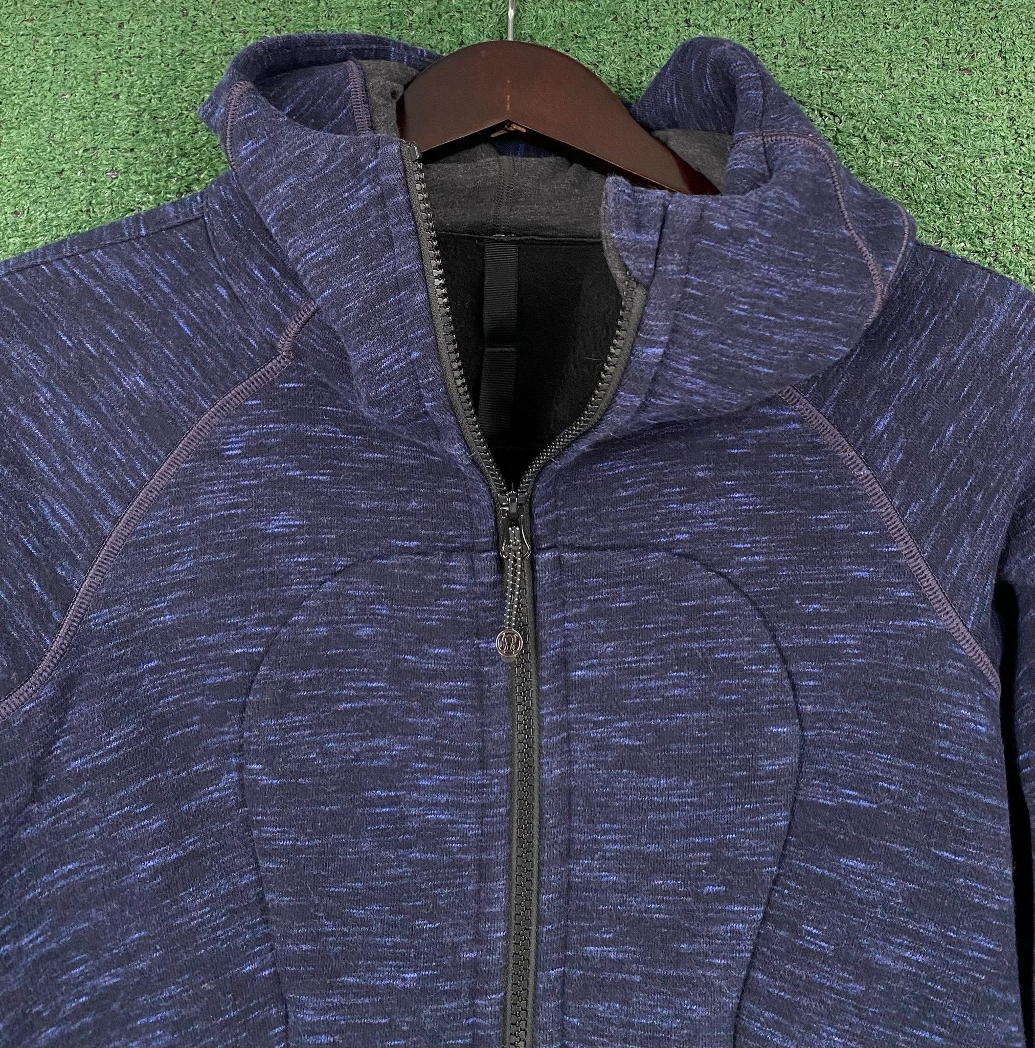 Lululemon Lululemon Scuba 2 Tone Jacket Women’s 4 Size S / US 4 / IT 40 - 2 Thumbnail