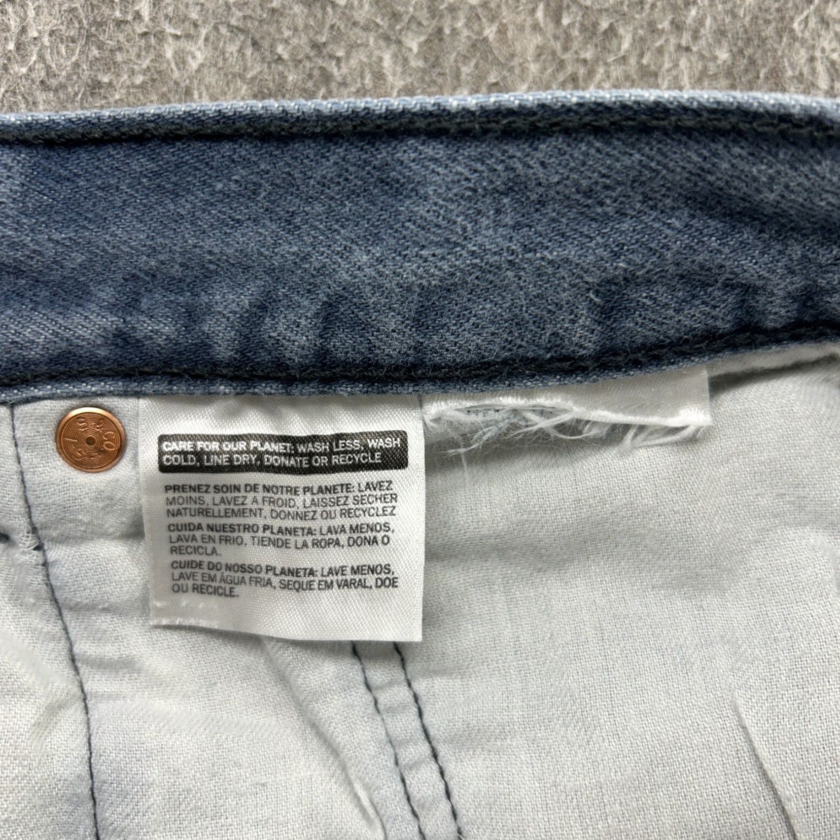 Levi's VINTAGE Levi's 501 Jeans Mens 38x34 Medium Wash Blue Denim Straight Regular Blue 501 Distressed Men 34in Inseam Jeans Brand Levi's 500 Series Size US 38 / EU 54 - 6 Thumbnail