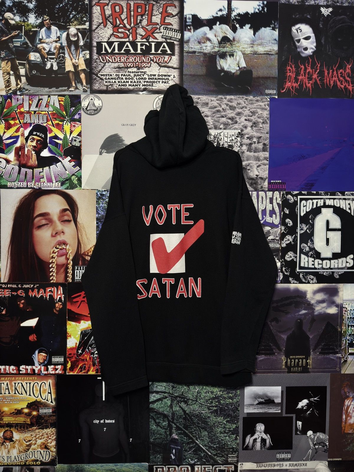 Marilyn Manson Vintage Marilyn Manson Rare Vote Satan Hoodie Size US XL / EU 56 / 4 - 3 Thumbnail