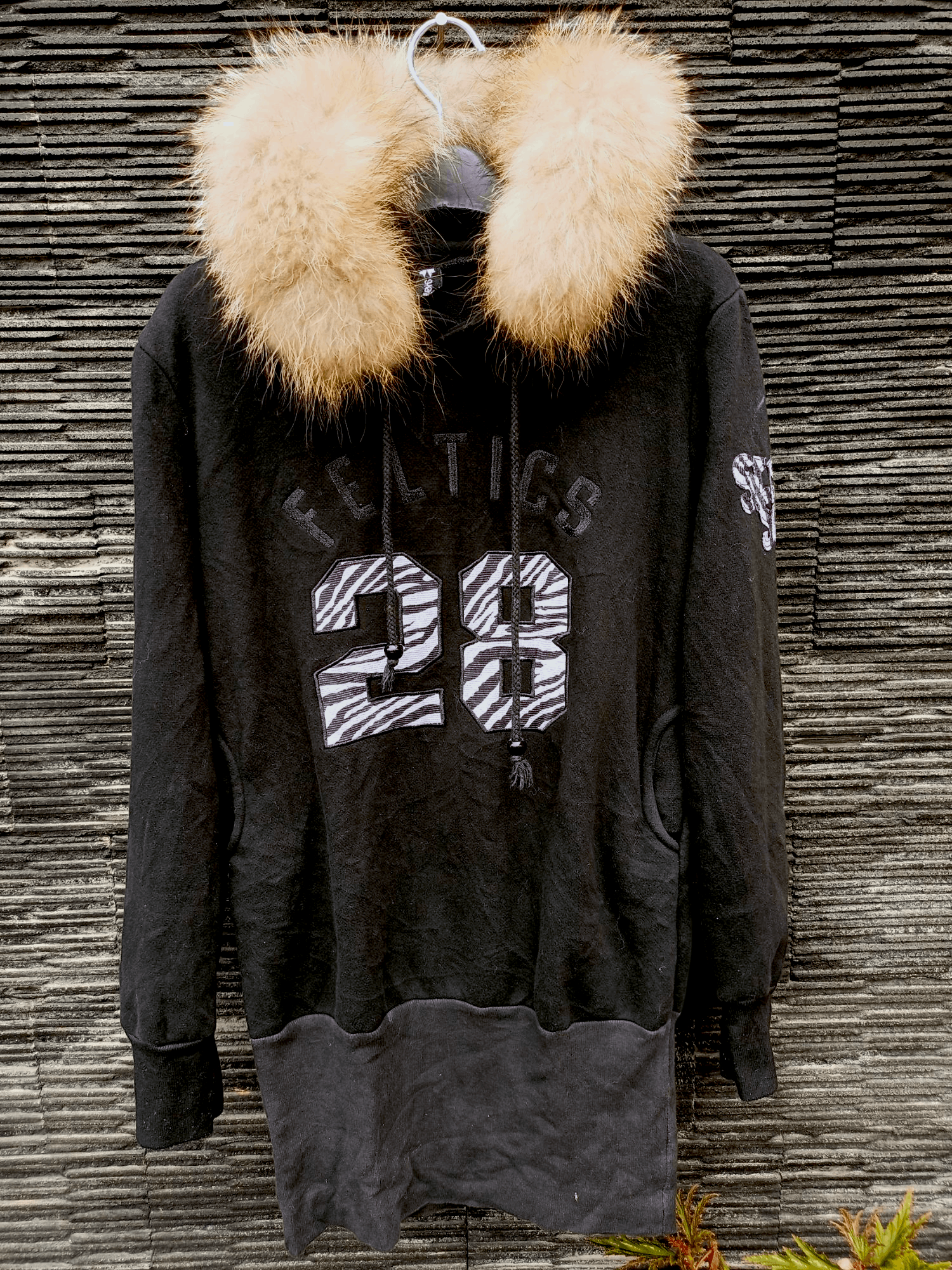 LO Feltics 28 Fur Hoodie ifsixwasnine lgb styled