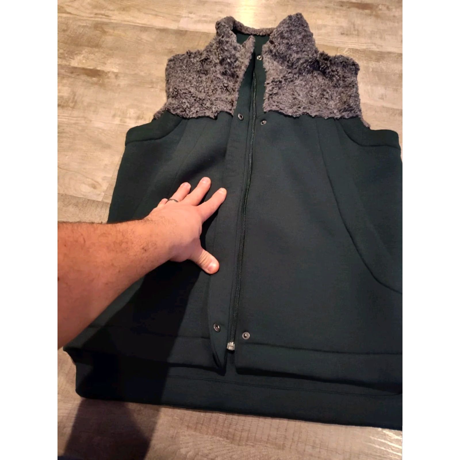 The North Face The North Face Vest Women M Green Faux Fur Thermal 3D Hybrination EUC Womens Size M / US 6-8 / IT 42-44 - 6 Thumbnail