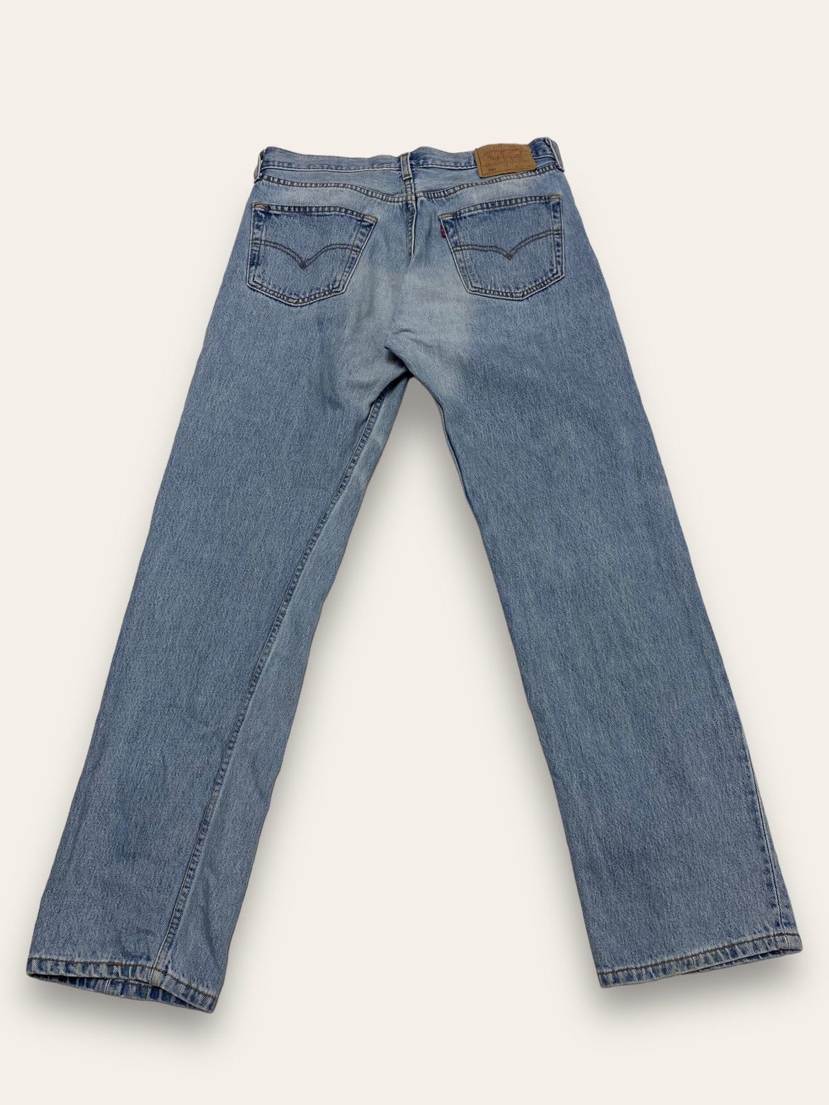 Jean 90s Vintage LEVI'S Light Wash Blue 501 Denim Jean Relax Fit Size US 32 / EU 48 - 8 Thumbnail