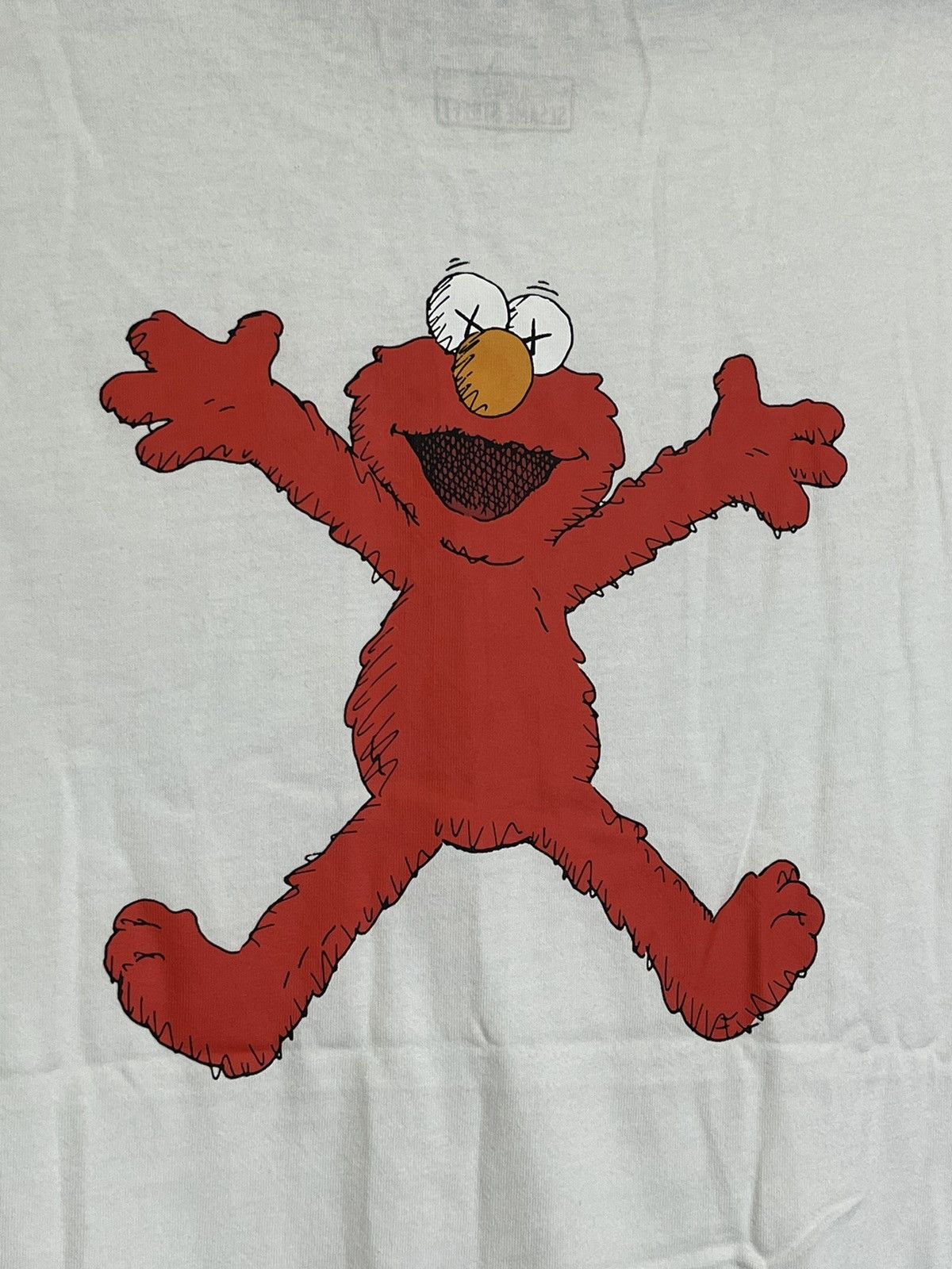 UNIQLO x KAWS x SESAME STREET(ELMO) COLLABORATION T SHIRT