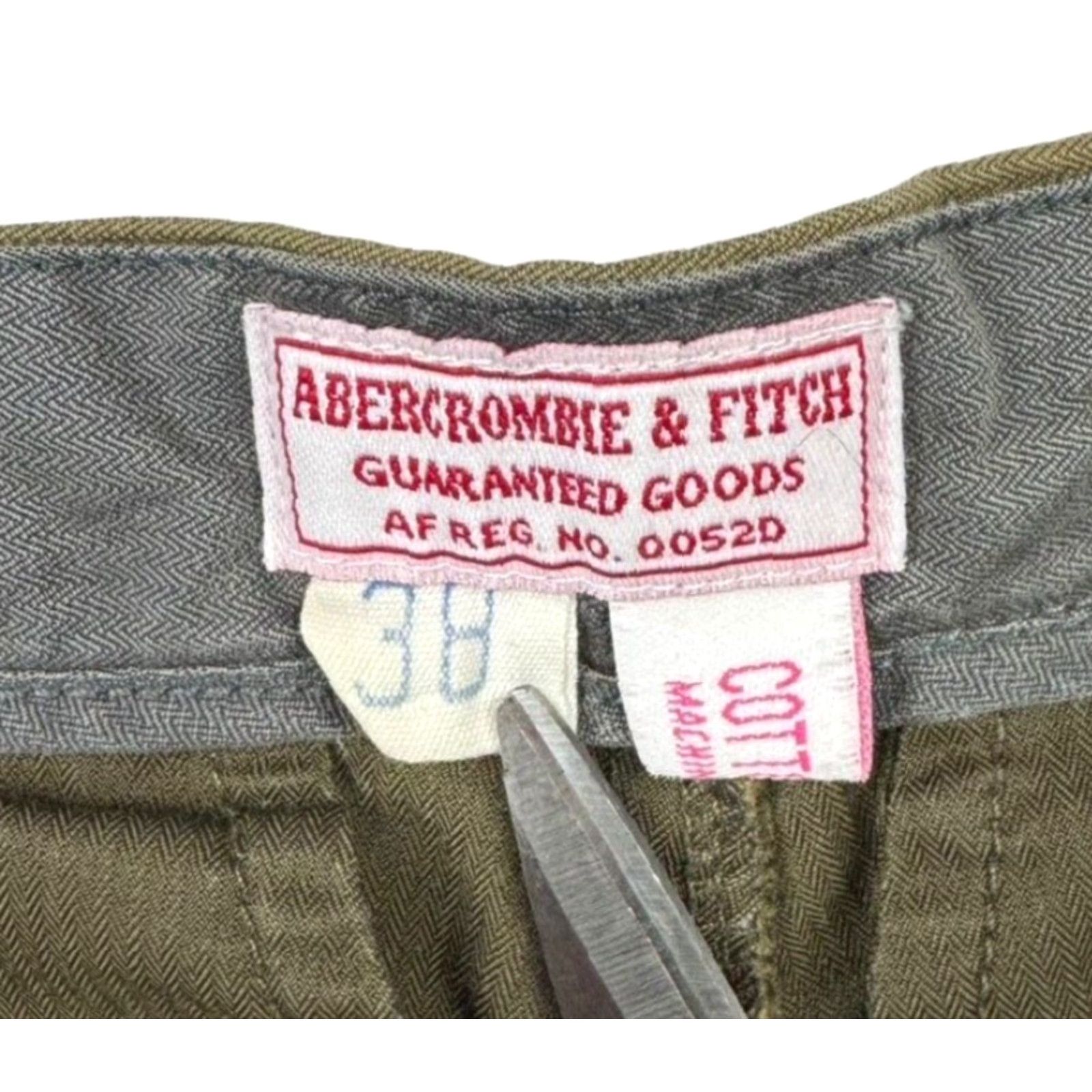 Abercrombie & Fitch VINTAGE Abercrombie & Fitch Men's Chino Pants Brown 32x31 Pants Mens Brown cotton blend 90s style Size US 32 / EU 48 - 4 Thumbnail