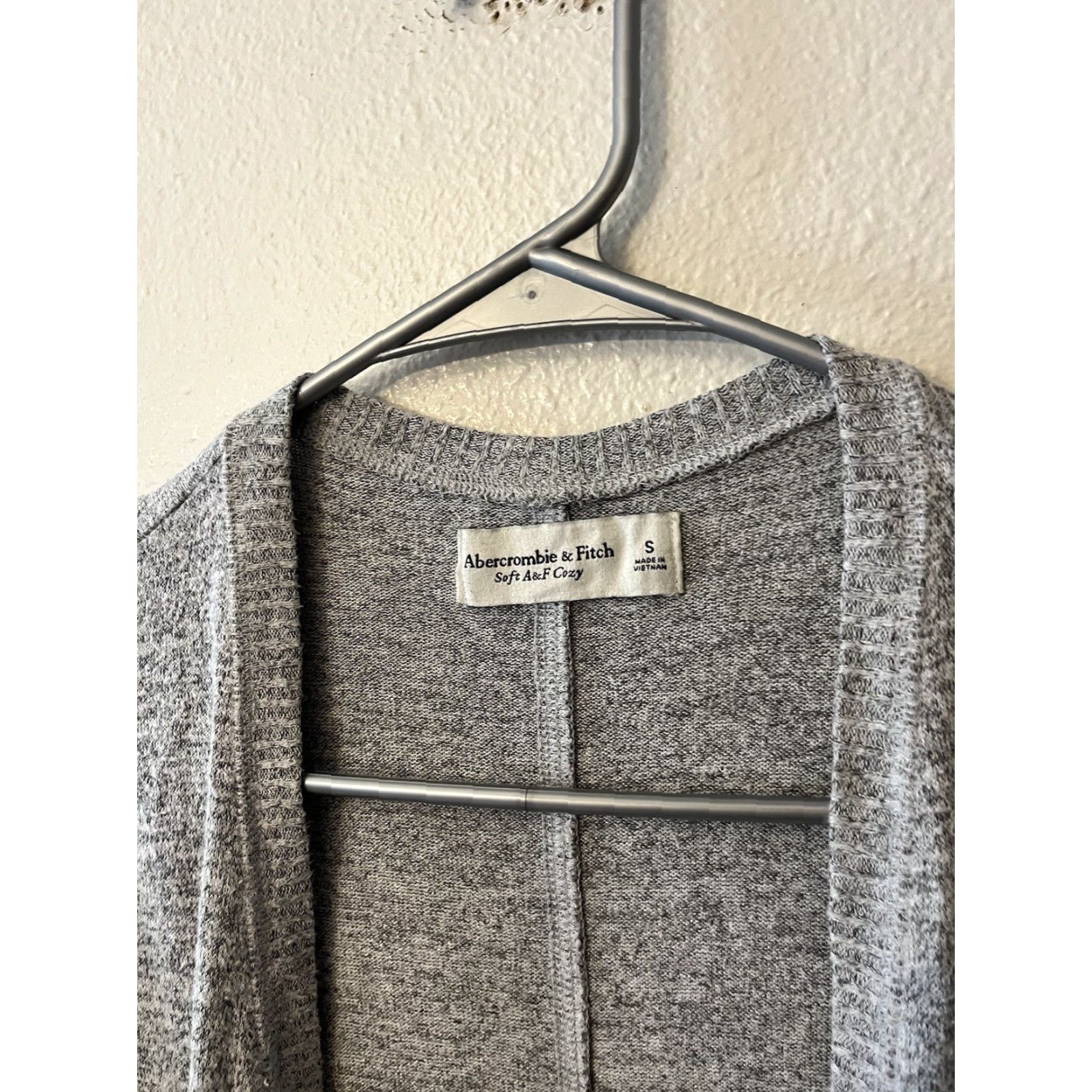 Abercrombie & Fitch Abercrombie & Fitch Soft Cozy Open Front Cardigan Womens Size S Grey Shirt Sweater Open Front Womens Size S Grey Abercrombie & Fitch Cardigan Size S / US 4 / IT 40 - 2 Thumbnail