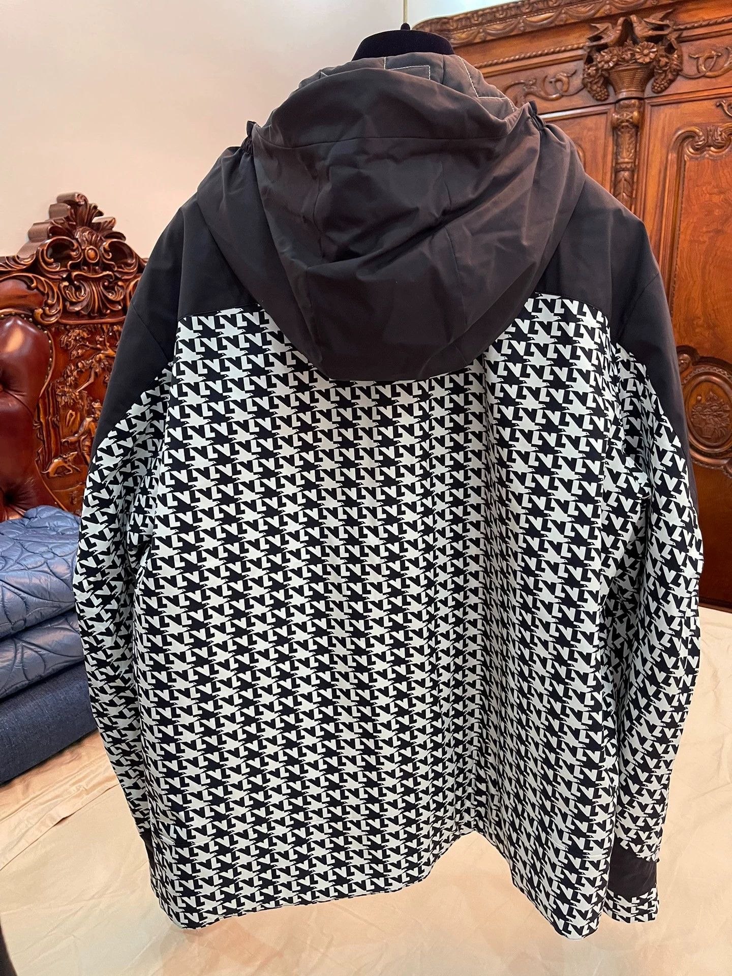 Louis Vuitton LV Full Logo Jacket 56 New With Tags Size US XL / EU 56 / 4 - 2 Thumbnail