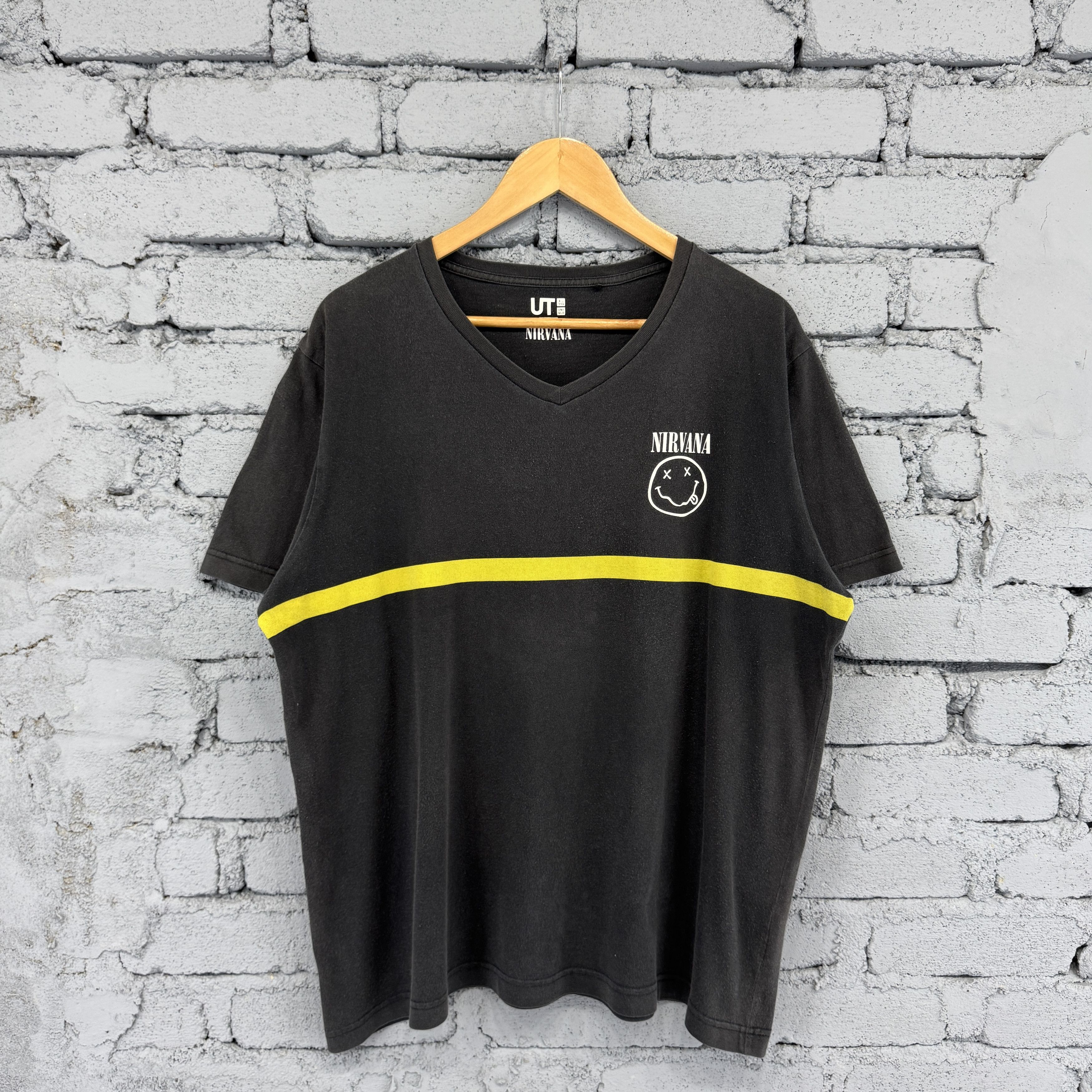 Uniqlo Uniqlo x Nirvana Short Sleeve V-neck Tshirt Size US XL / EU 56 / 4 - 1 Thumbnail
