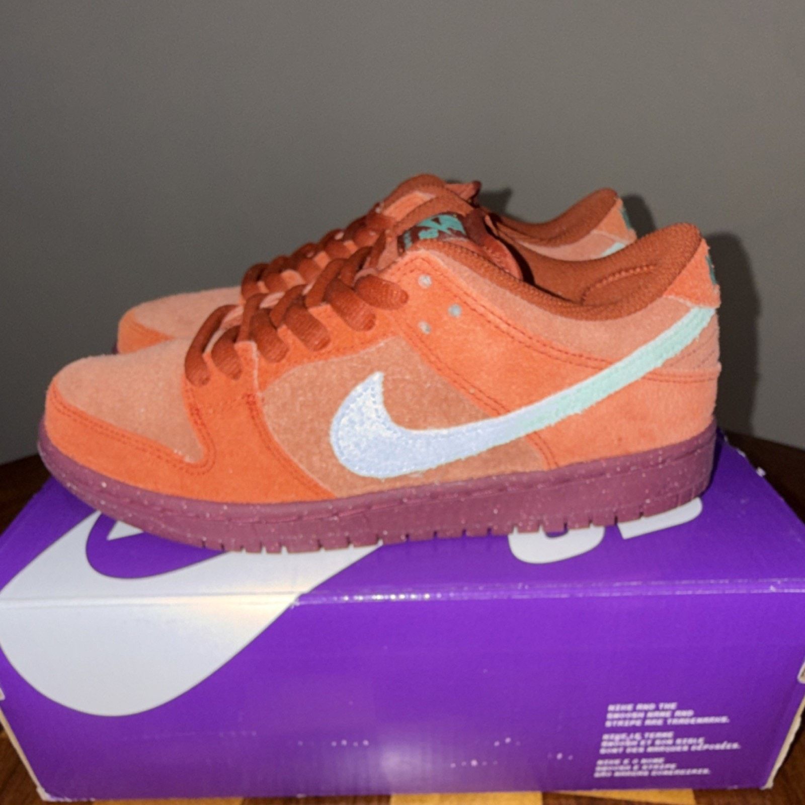 Nike Nike SB Dunk Low Pro PRM Mystic Red/Emerald Rise Suede Women Size US 5 / EU 37 - 5 Thumbnail