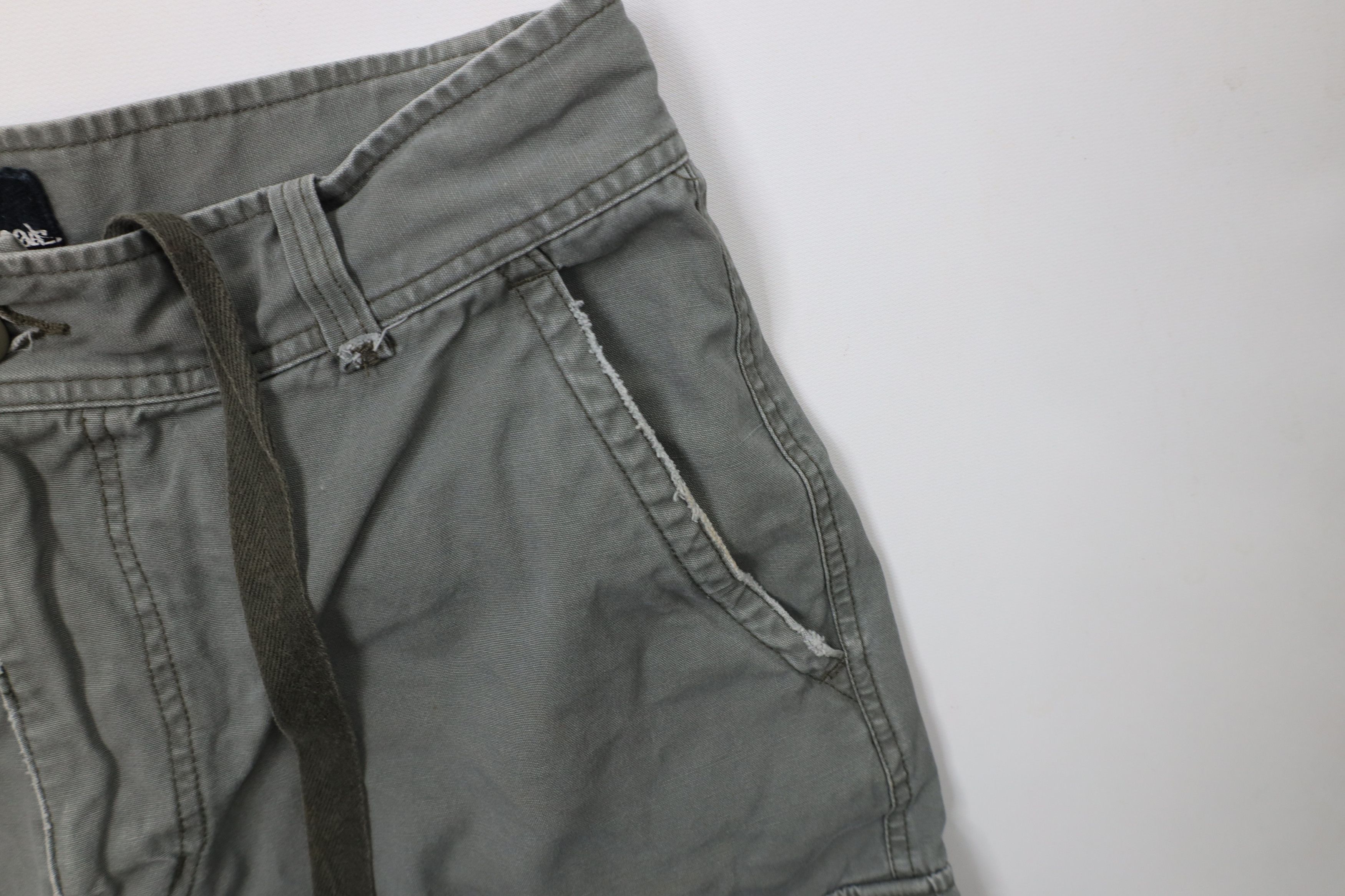 Vintage Vintage 90s IOU Baggy Fit Canvas Cargo Shorts Green Cotton Size US 34 / EU 50 - 8 Thumbnail