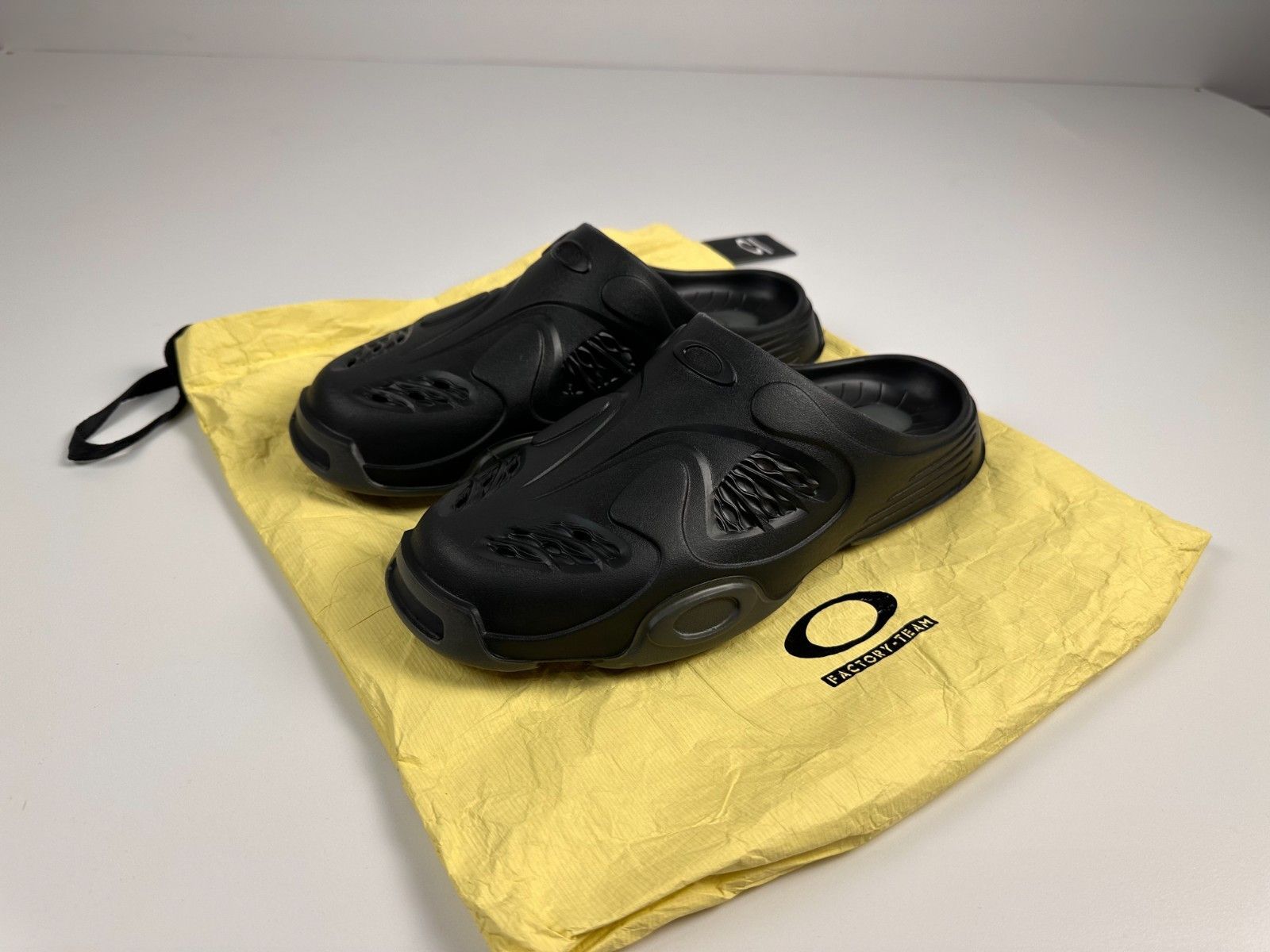 Oakley Oakley Factory Team x Brain Dead Paguro slide Black US10 Size US 10 / EU 43 - 1 Thumbnail