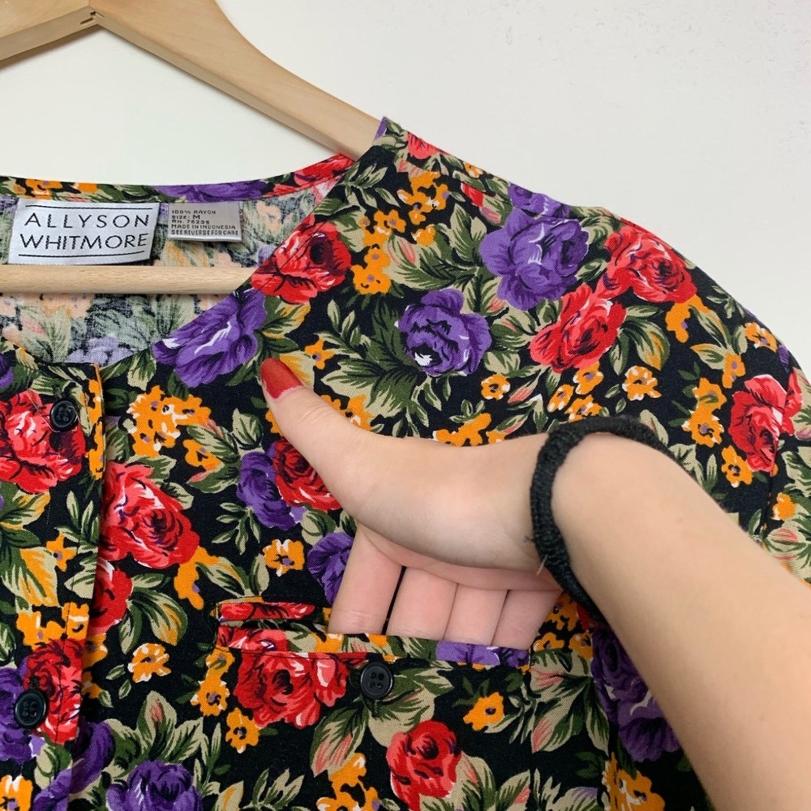 Vintage Vintage Black Floral Button Front Blouse Women’s Size Medium Size M / US 6-8 / IT 42-44 - 12 Thumbnail