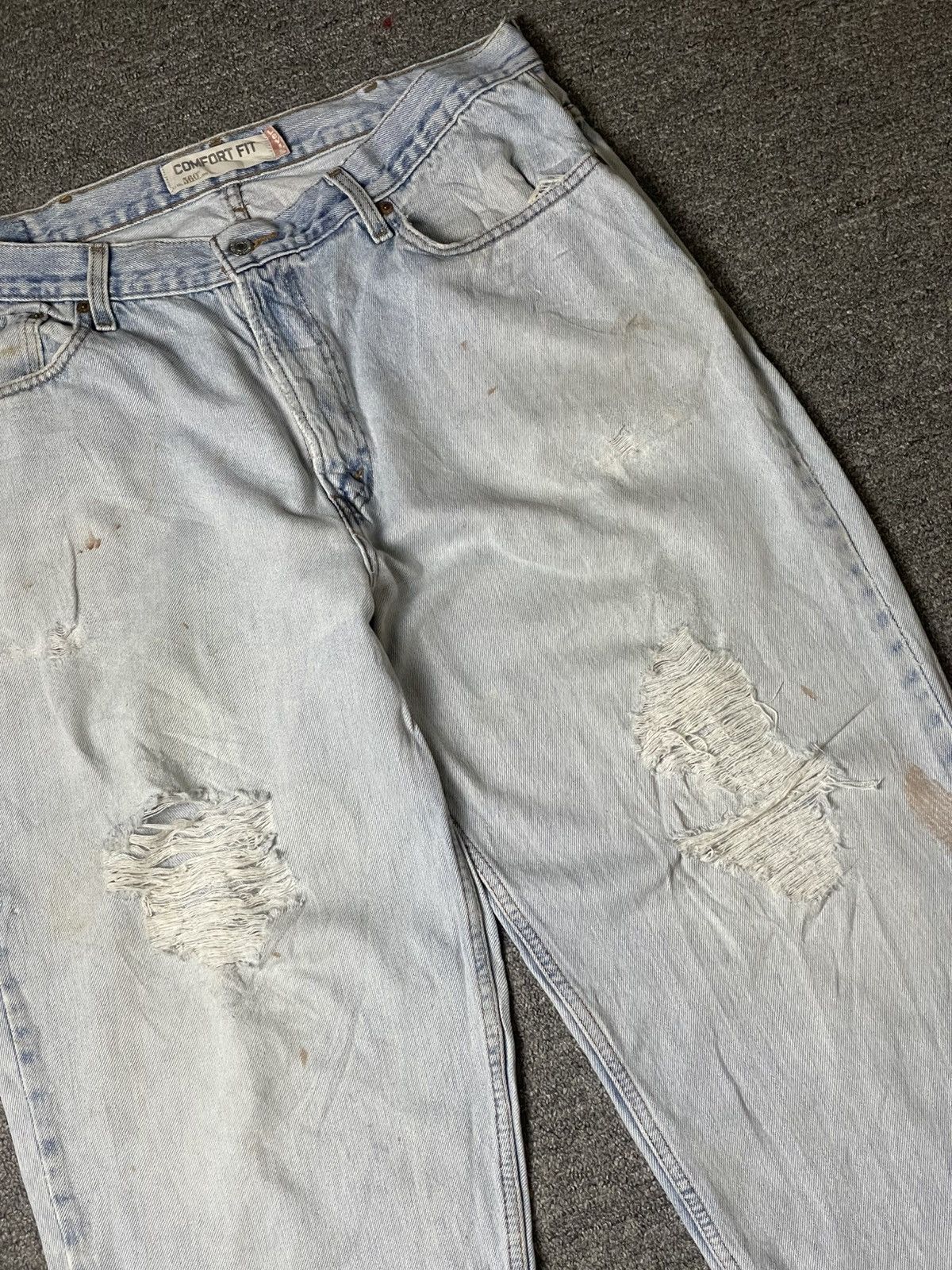 Levi's × Vintage Levis 560 Comfort Fit Ripped Jeans (106) Size US 36 / EU 52 - 3 Thumbnail