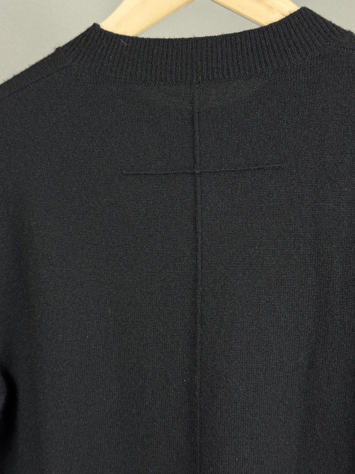 Givenchy Givenchy Love 100% cashmere black crewneck sweater Size US S / EU 44-46 / 1 - 5 Thumbnail