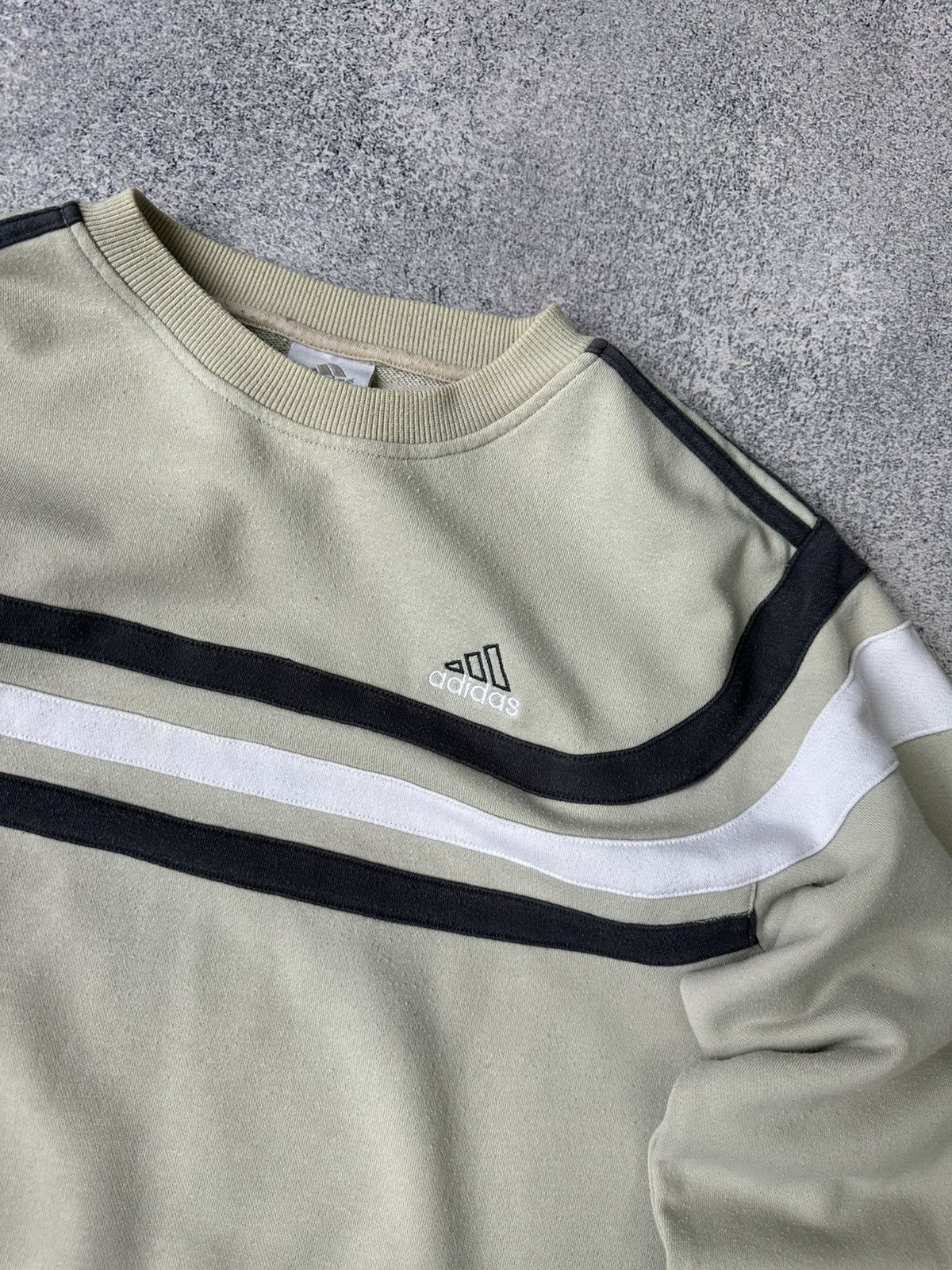 Adidas Vintage Adidas Beige Streetwear Sweatshirt Size US M / EU 48-50 / 2 - 4 Thumbnail