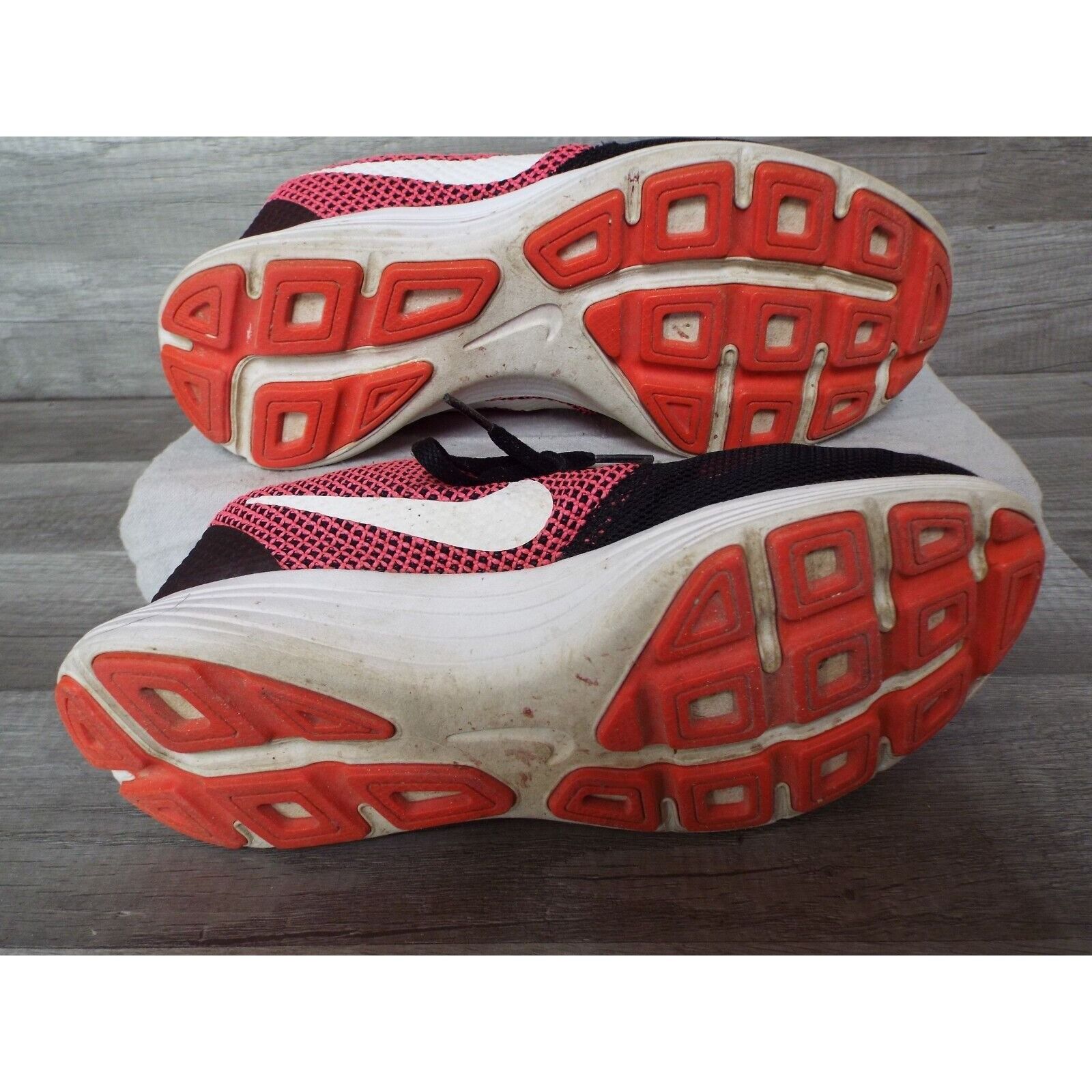 Nike Size 8.5 Nike Womens Revolution 3 819303-600 Pink/black Runn Size US 8.5 / IT 38.5 - 4 Thumbnail