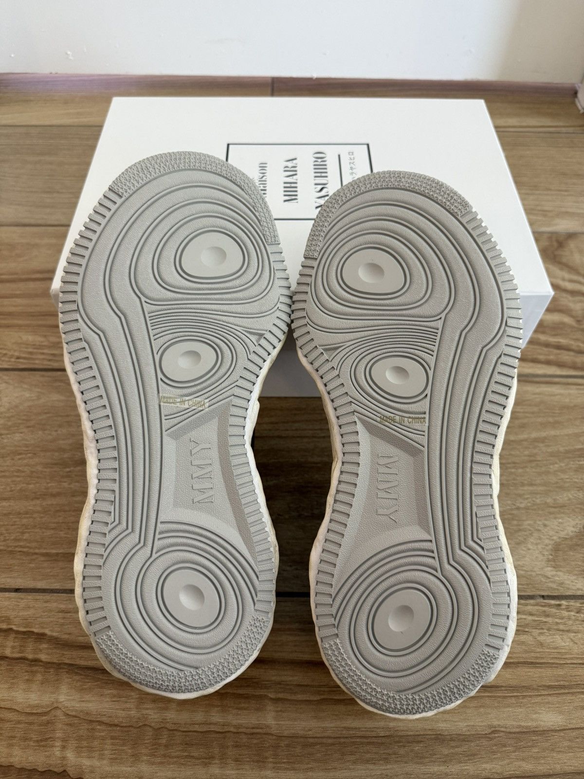 Maison MIHARA YASUHIRO Maison Mihara Yasuhiro Wayne Low OG Sole Suede White Size US 11 / EU 44 - 7 Thumbnail