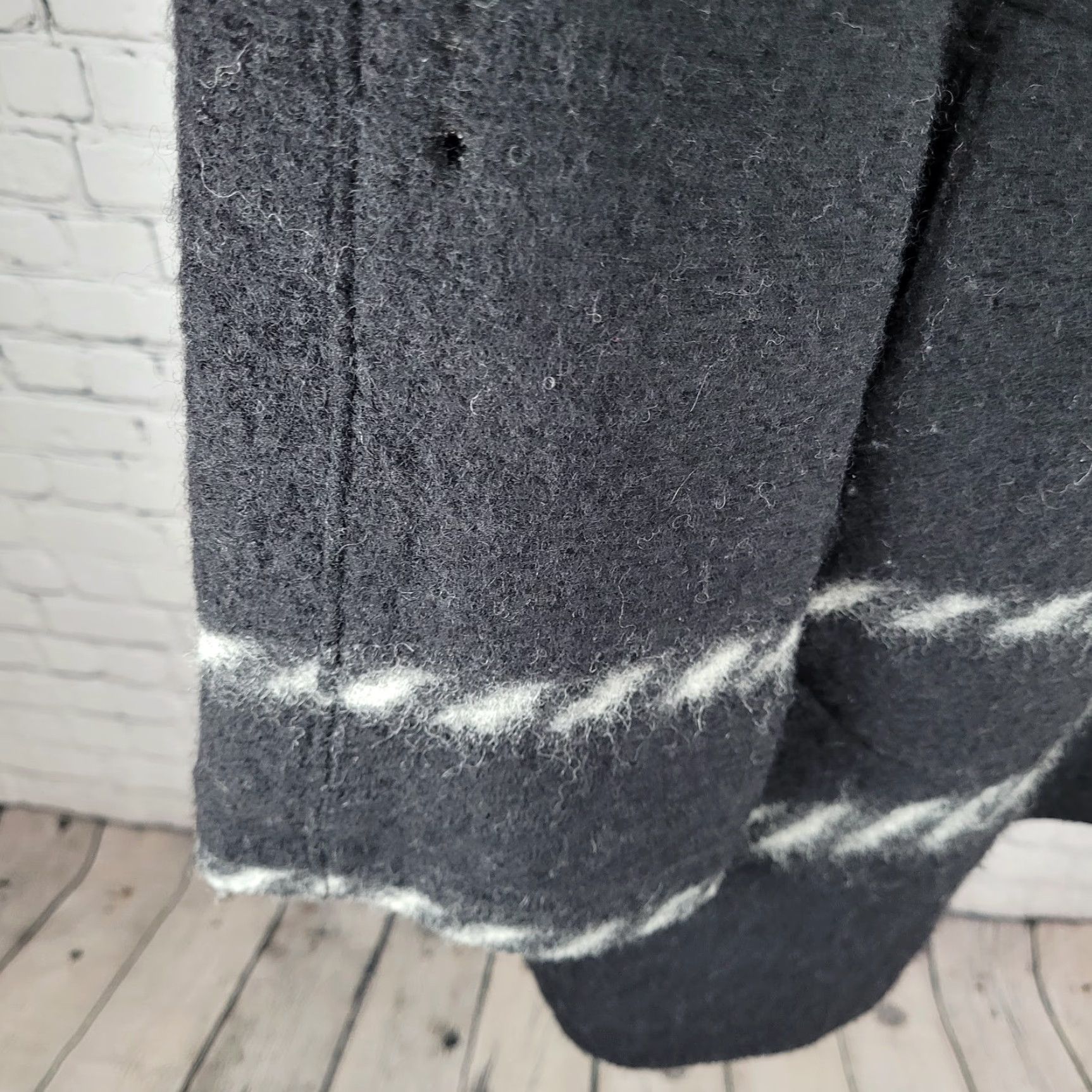 Vintage VINTAGE Hilary Radley Black Check Wool Blend Collared Buttoned Lined Over Coat PS Women Coat Size S / US 4 / IT 40 - 5 Thumbnail