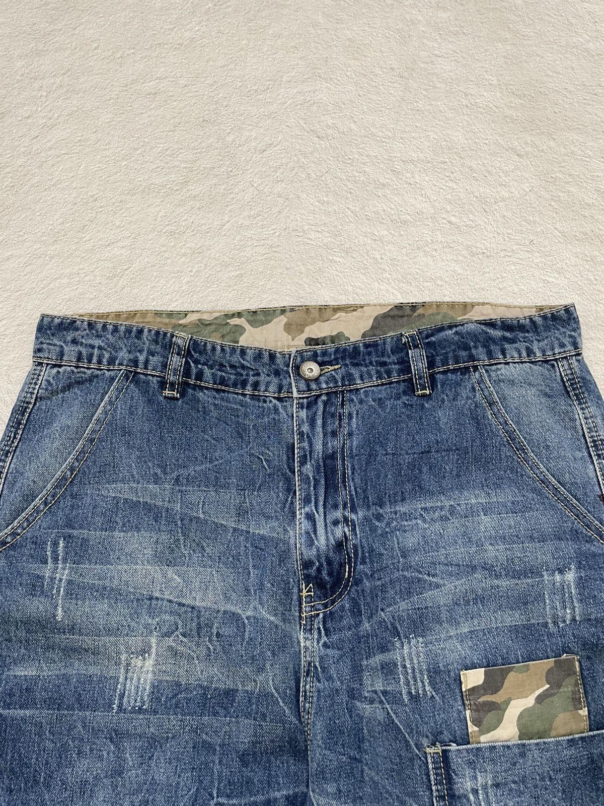 Japanese Brand 2000s Japanese Camo Cargo Denim Distressed Wash Jeans Y2K Size US 34 / EU 50 - 5 Thumbnail
