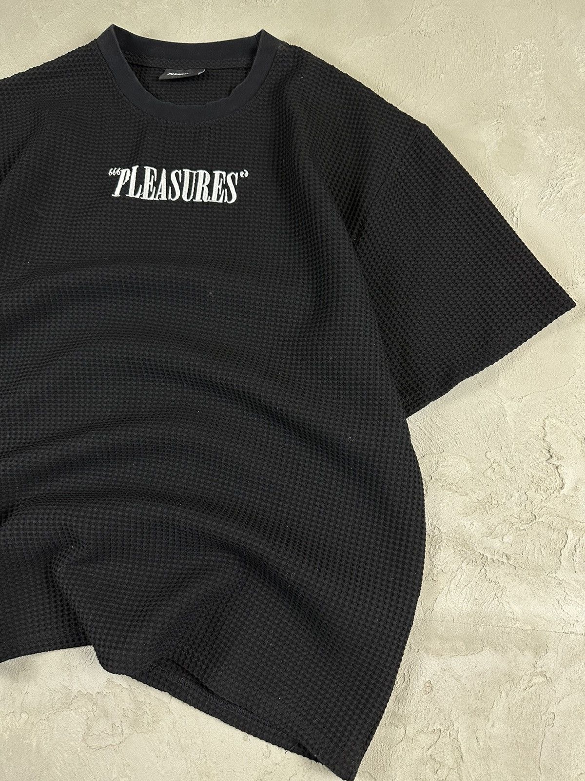 Pleasures Vintage Pleasures Logo T-shirt Size US XL / EU 56 / 4 - 3 Thumbnail