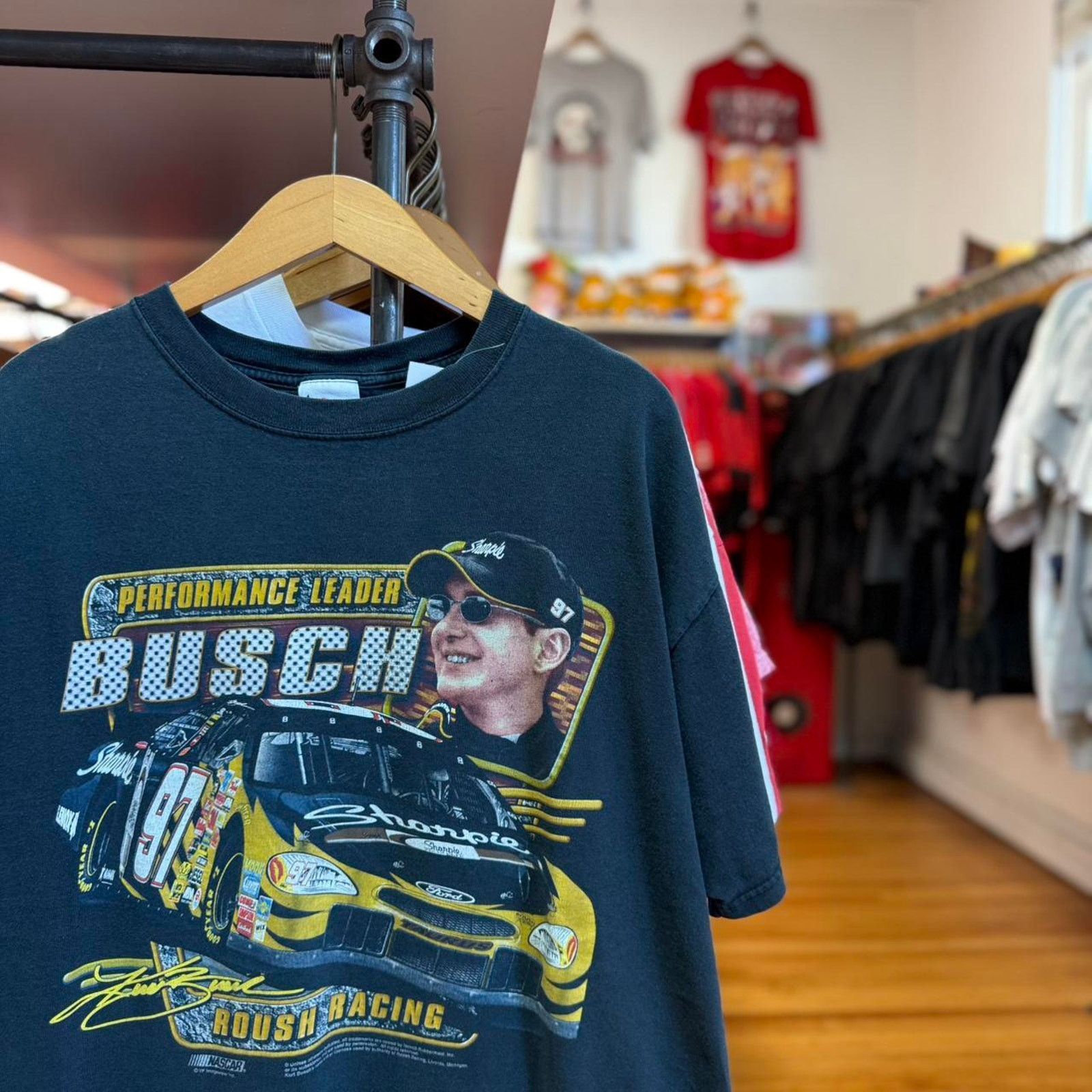 NASCAR × Vintage Vintage 90s NASCAR Racing Race Car Busch T-Shirt Size US XL / EU 56 / 4 - 1 Thumbnail